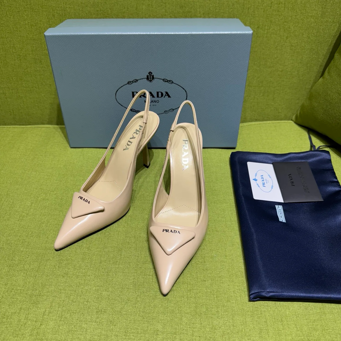 Туфли Женские Prada 10481106