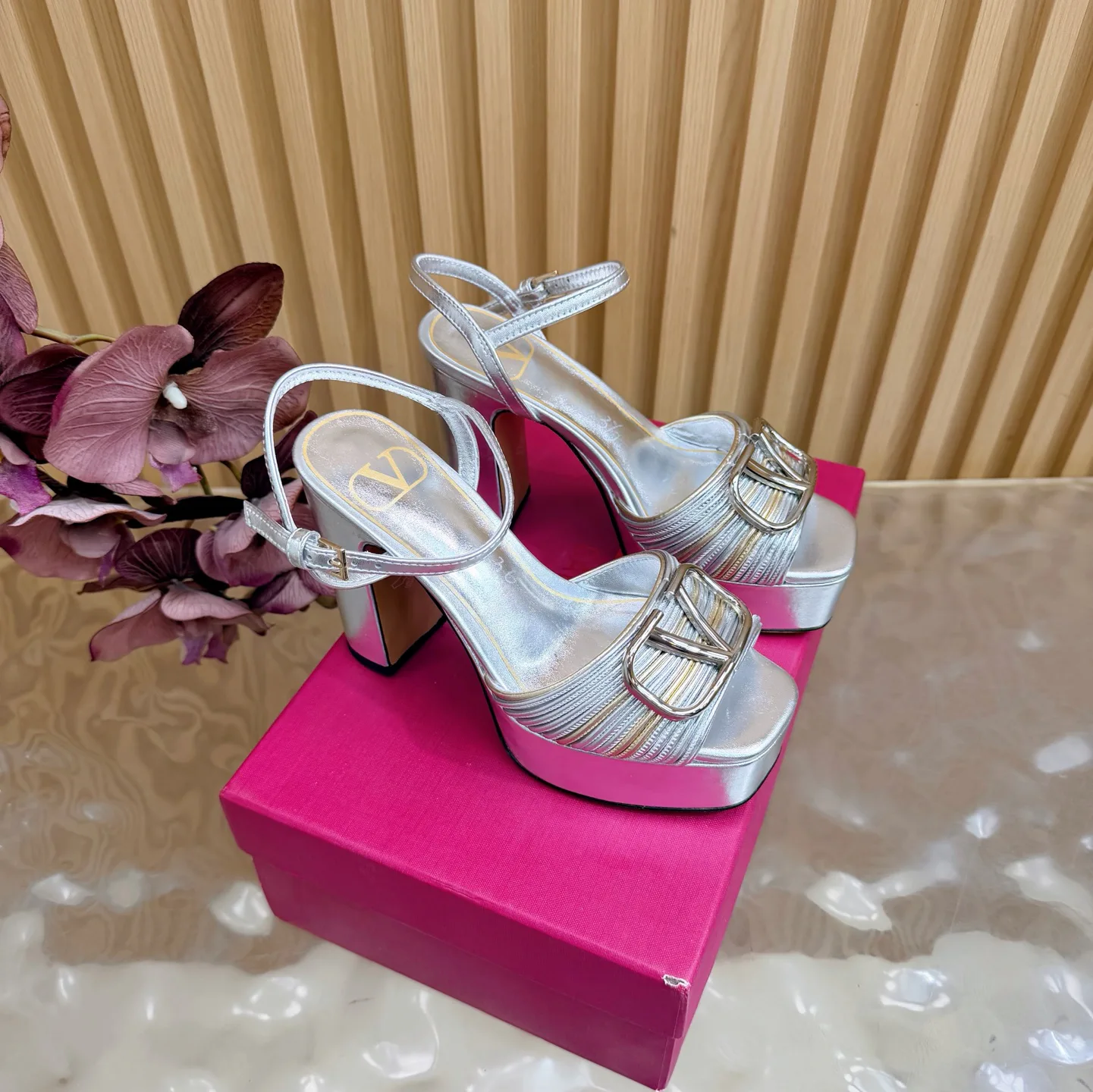 Босоножки Женские Valentino 12859218