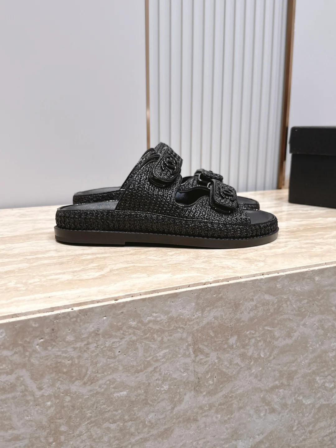 Шлепанцы Женские Chanel 17336038