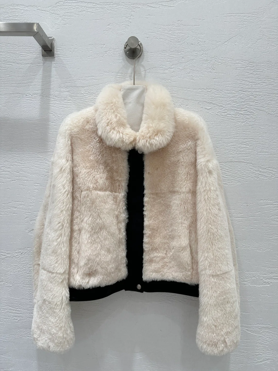 Кожаные Куртки И Дублёнки Женские Saint Laurent 2740270