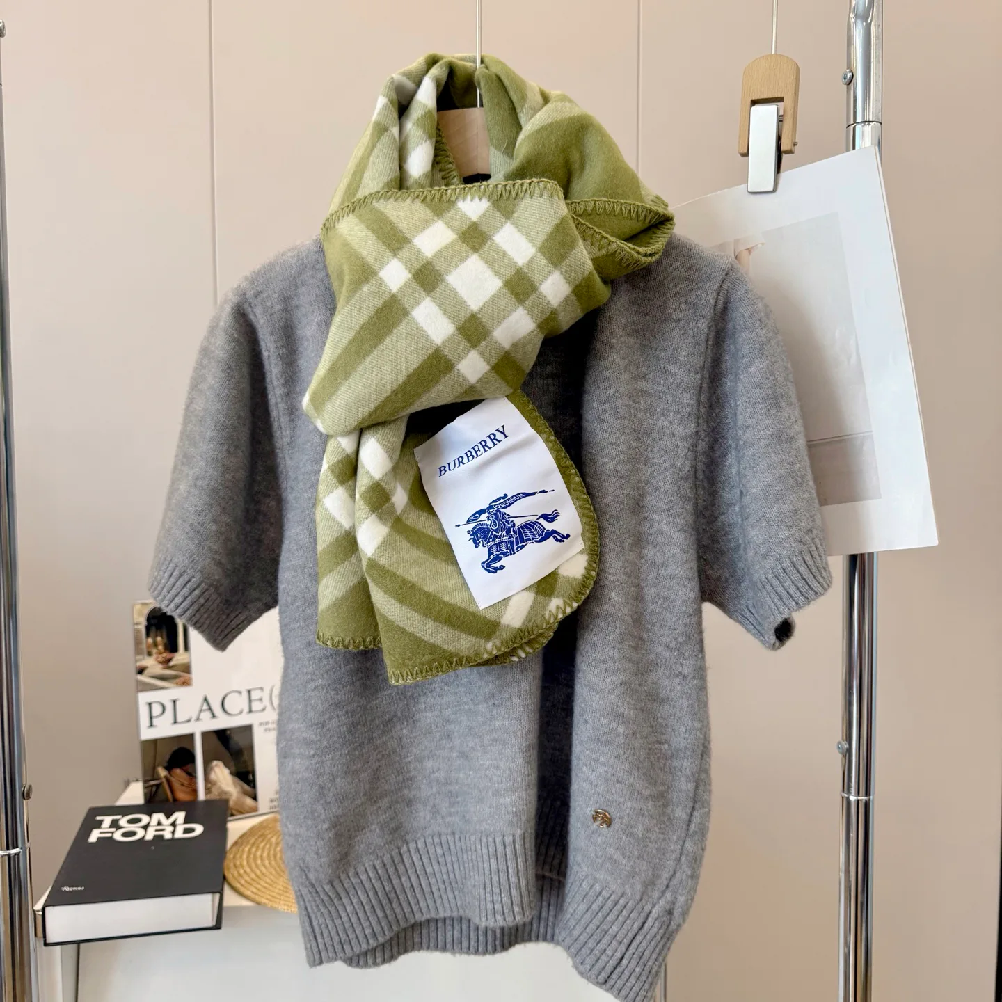 Шарфы Burberry 18002974