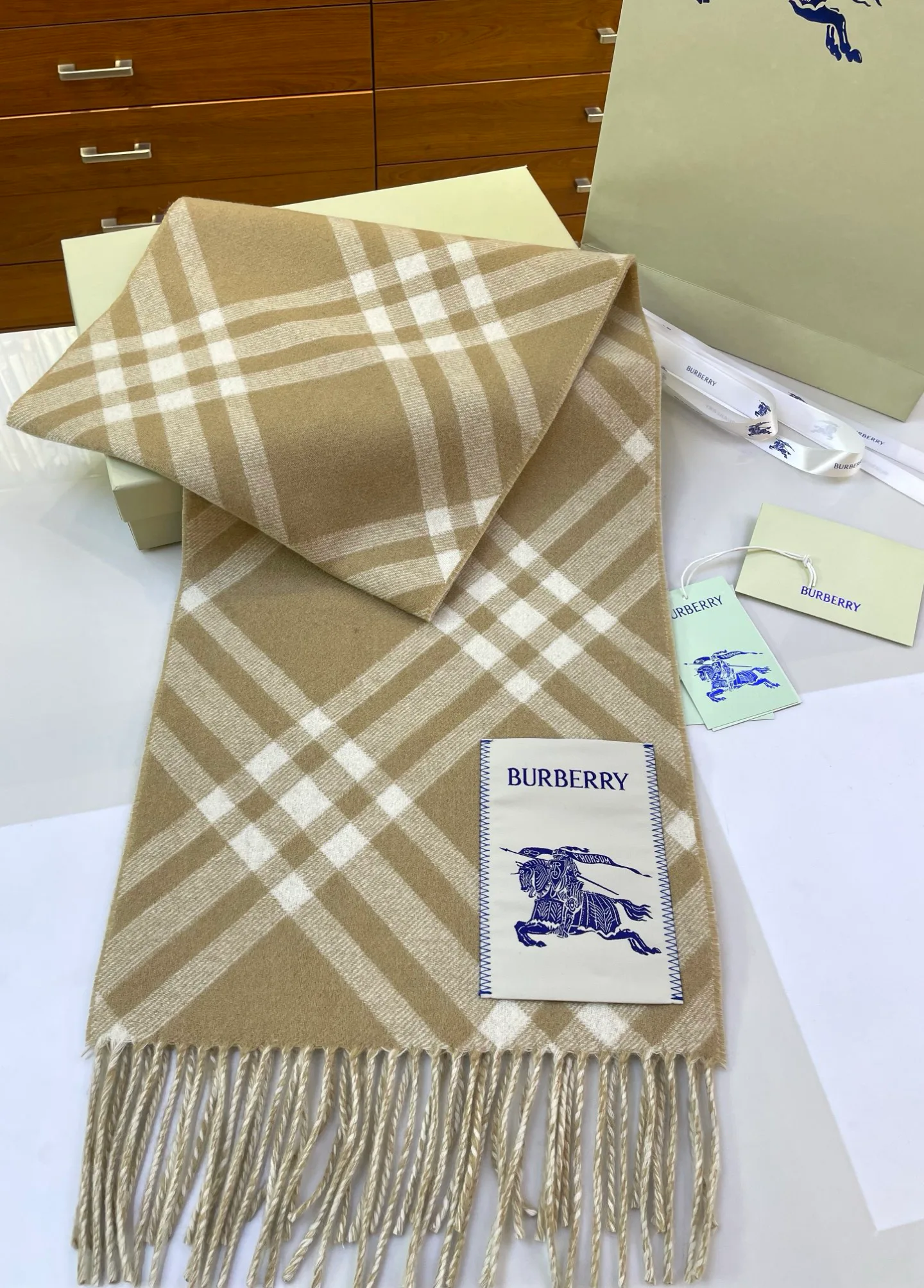 Шарфы Burberry 266418
