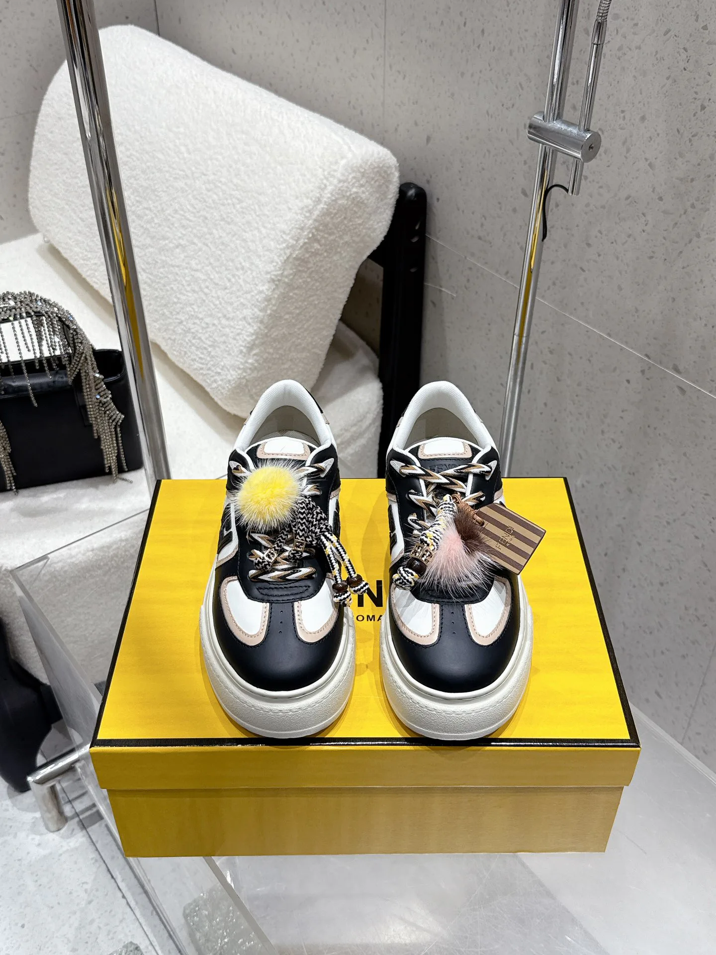 Кроссовки Женские Fendi 13078807