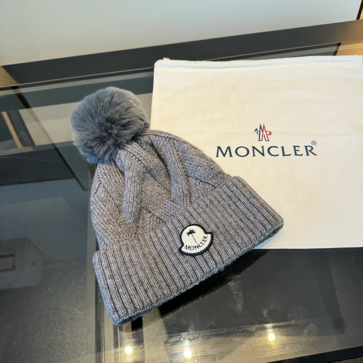 Головные Уборы Moncler 240470