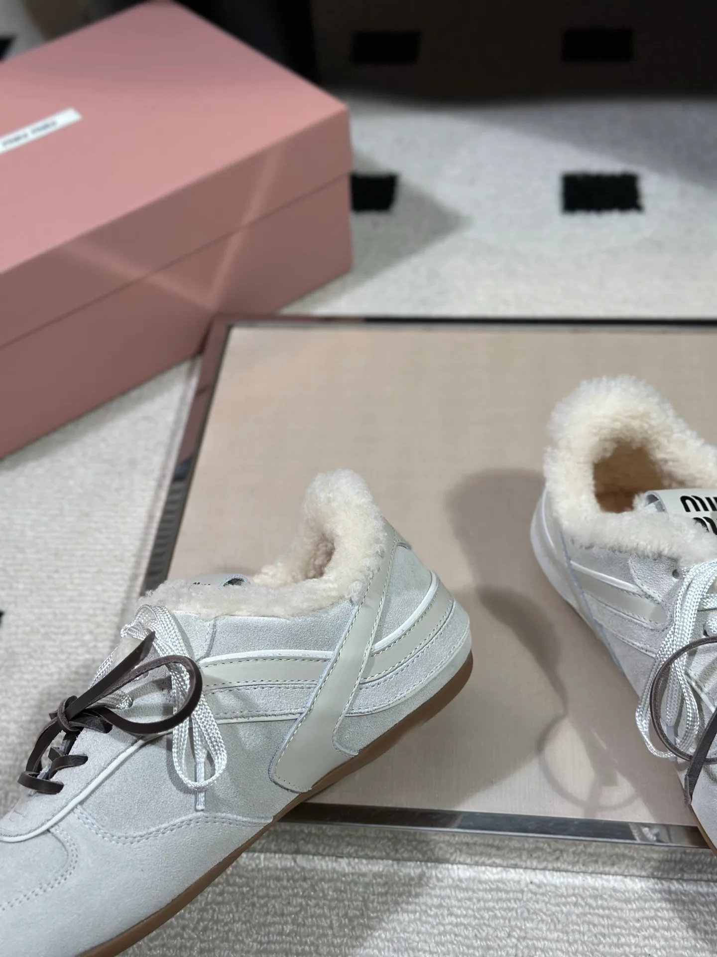 Кроссовки Женские Miu Miu 18638319