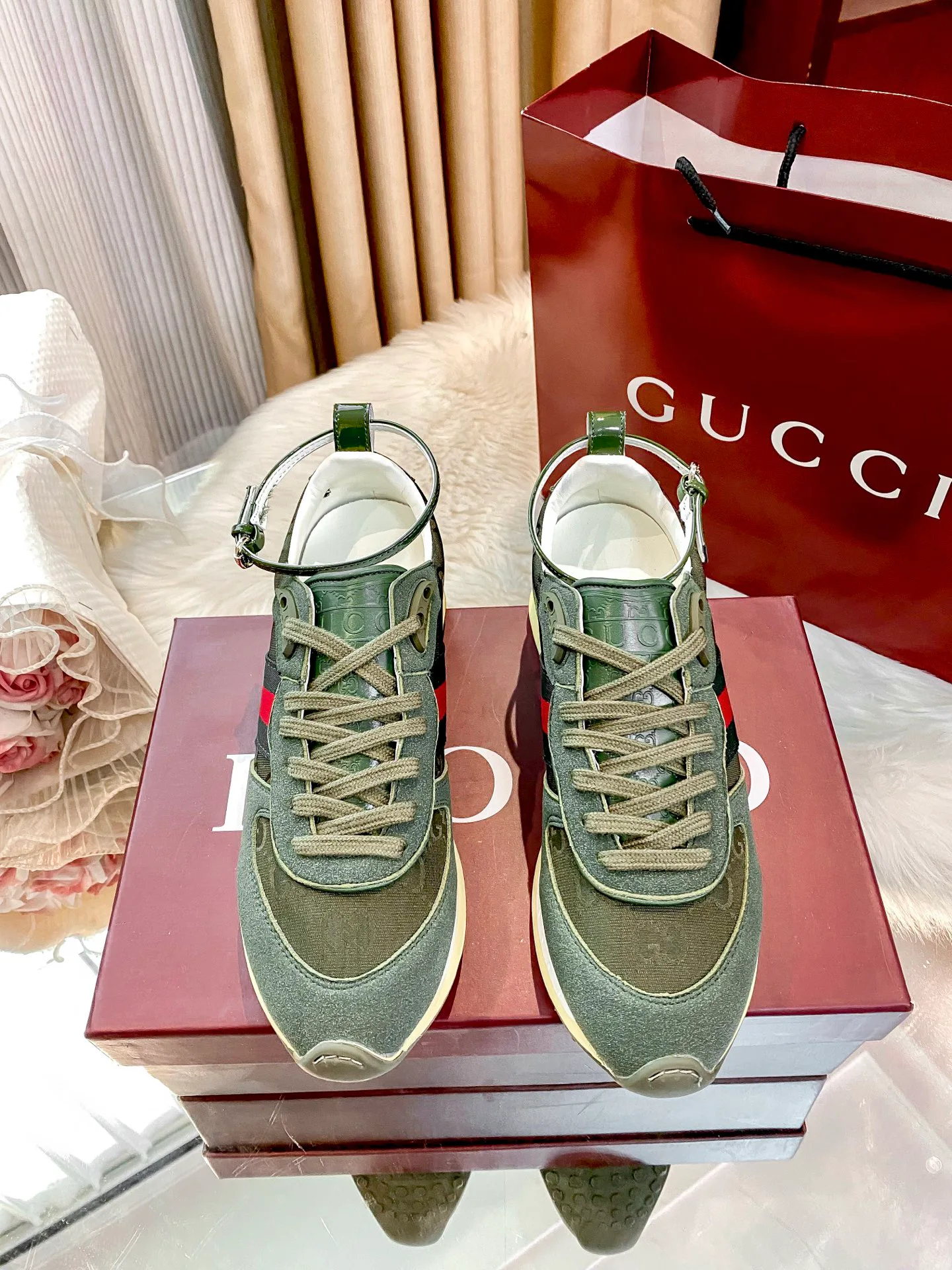 Кроссовки Женские Gucci 218322