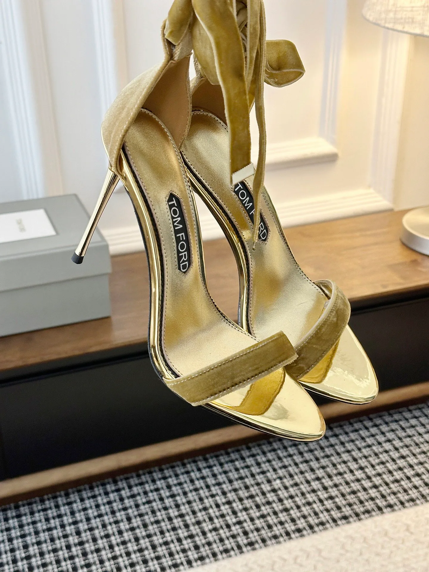 Босоножки Женские Tom Ford 11194379