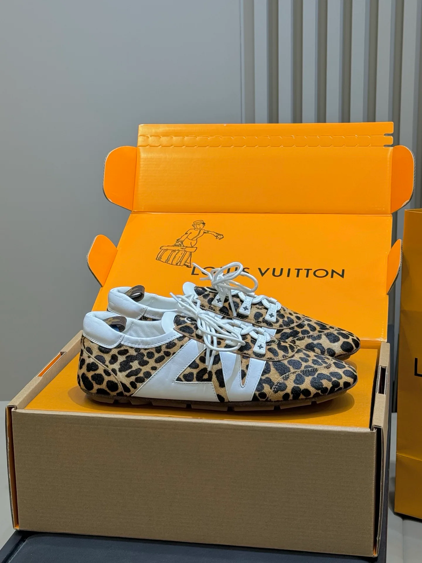 Кроссовки Женские Louis Vuitton 1130749