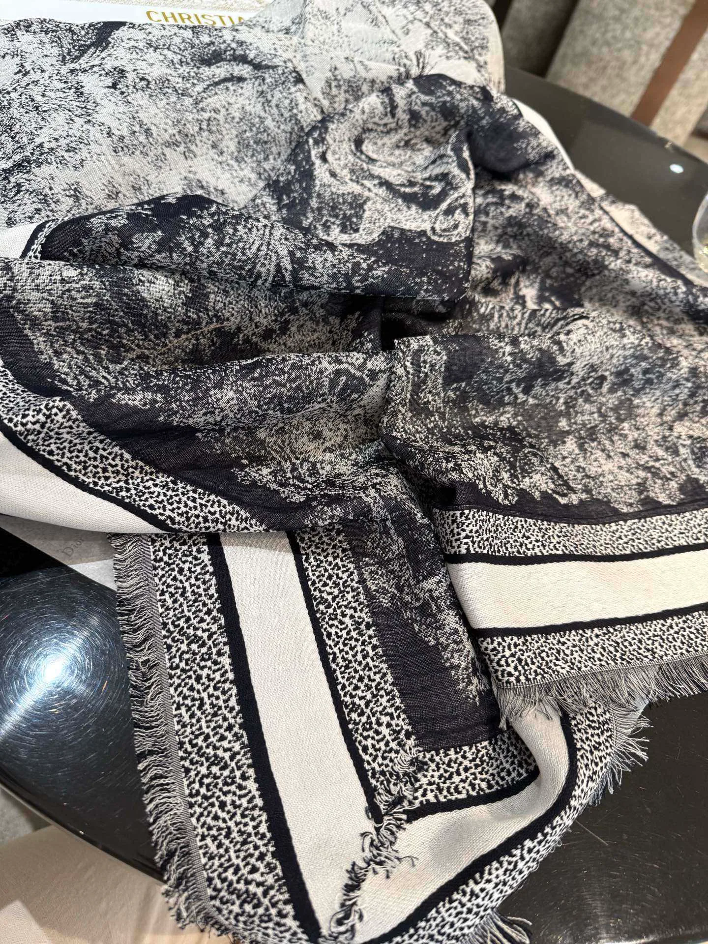 Шарфы Christian Dior 17448571