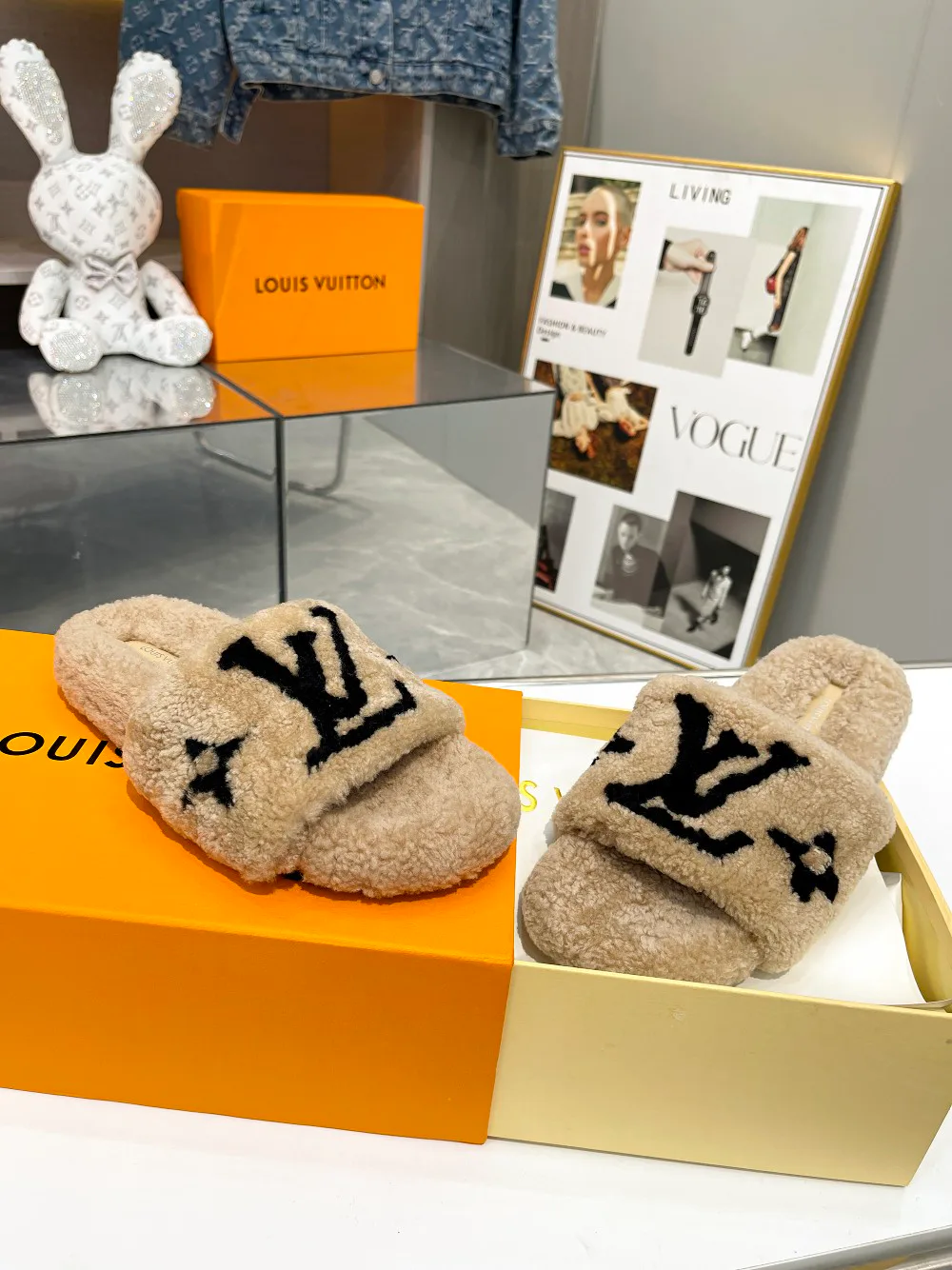 Тапочки Женские Louis Vuitton 18366829