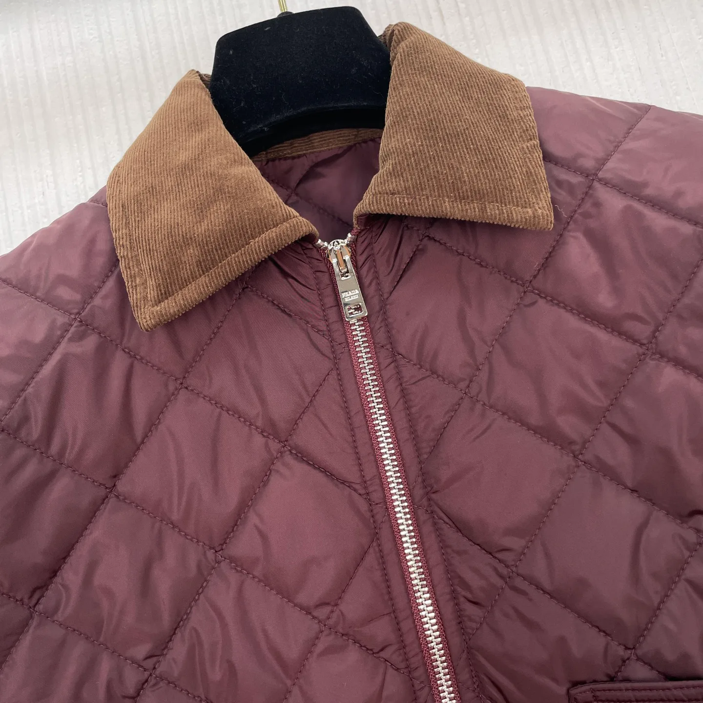 Куртки И Пуховики Женские Prada 18952143