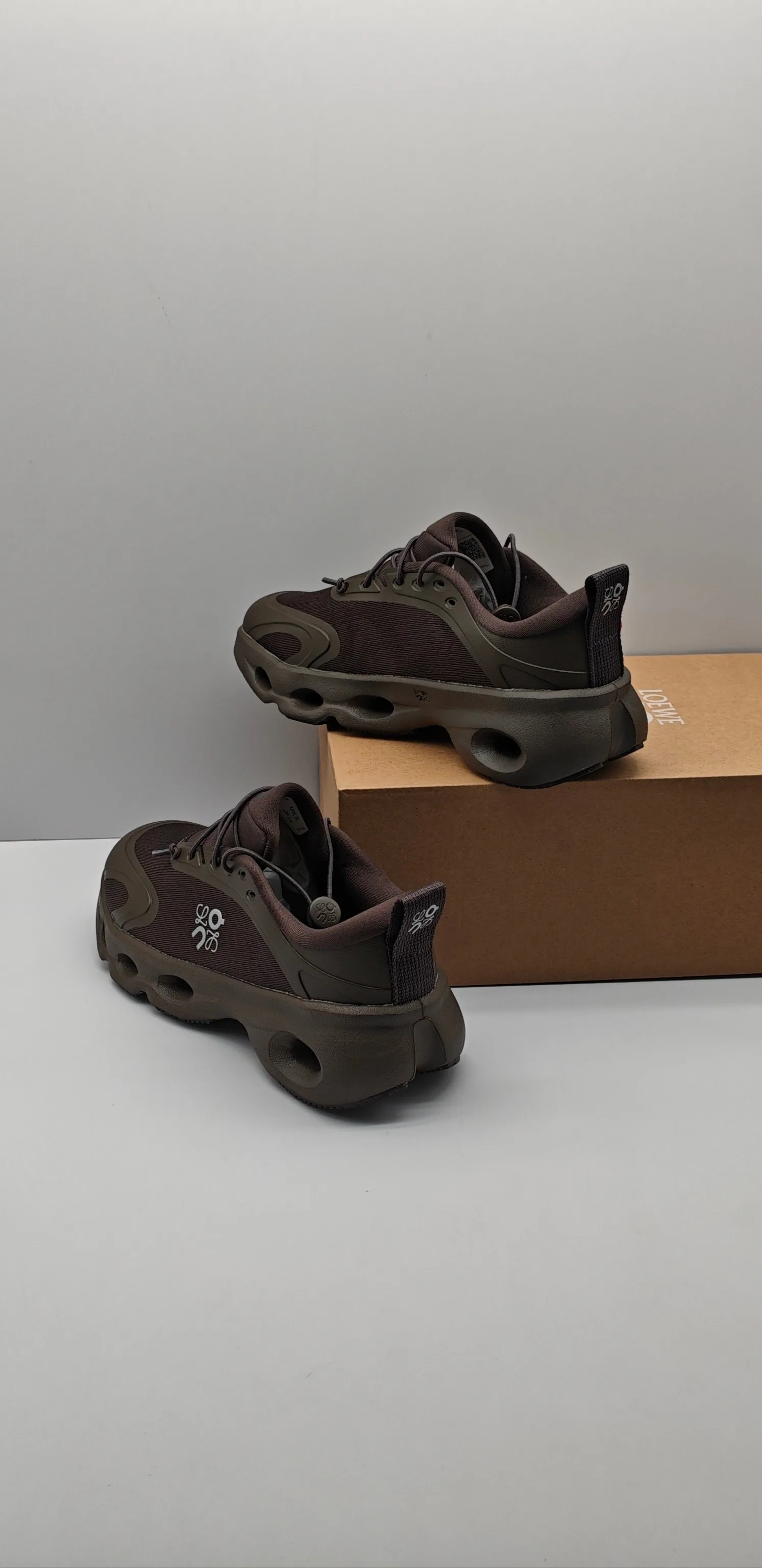 Кроссовки Женские Loewe 13193995