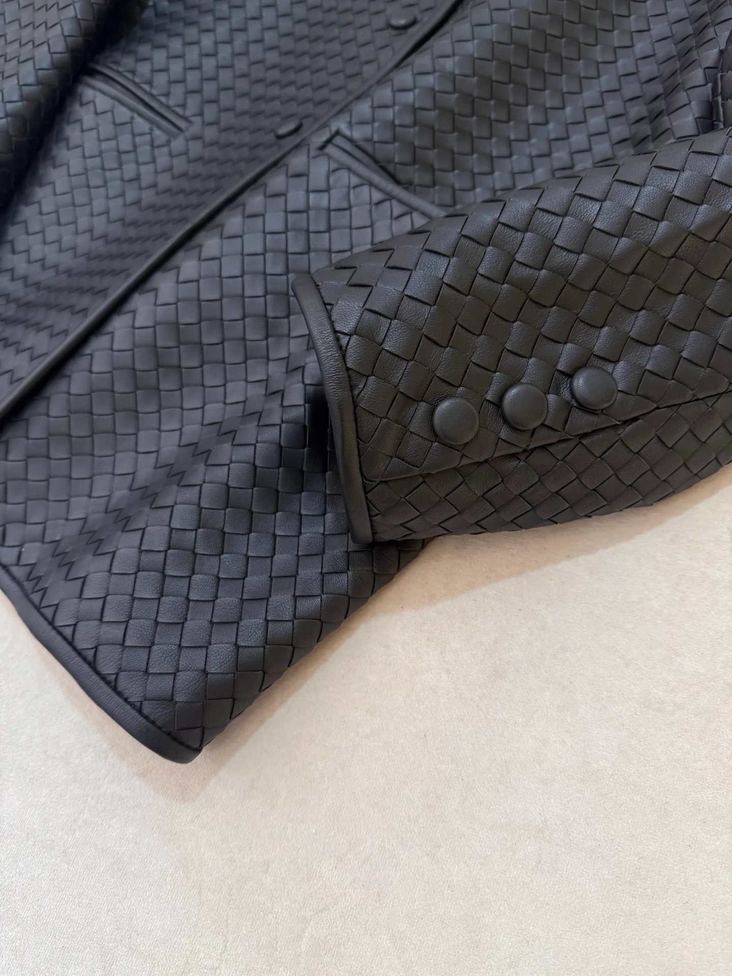 Кожаные Куртки И Дублёнки Женские Bottega Veneta 18208785