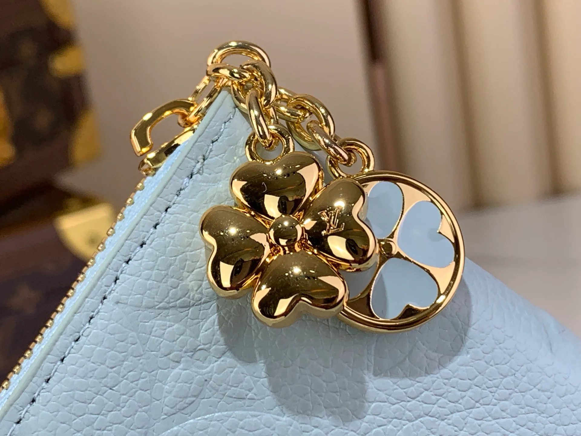 Клатчи Женские Louis Vuitton 13582761