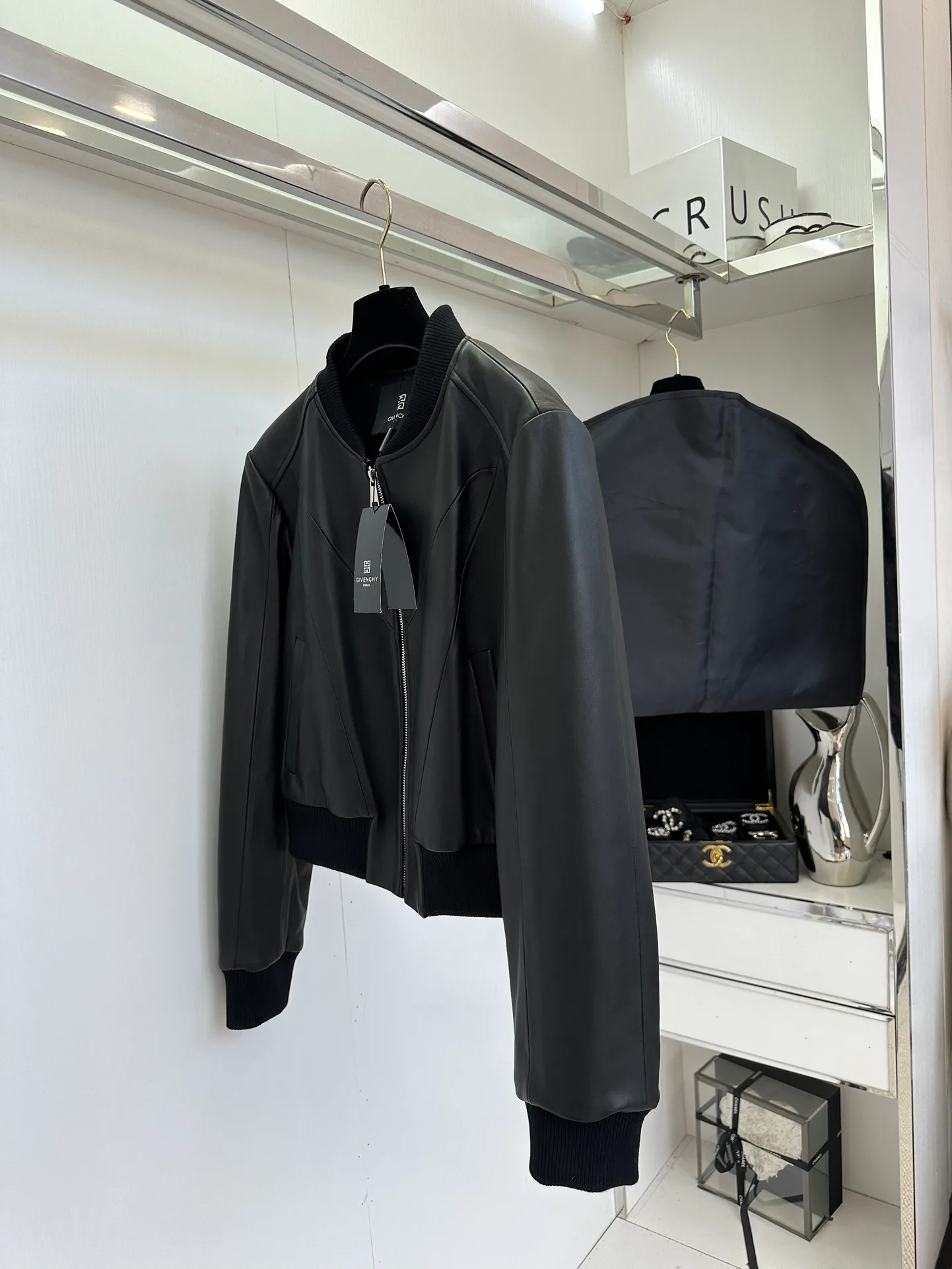 Кожаные Куртки И Дублёнки Женские Givenchy 1841788