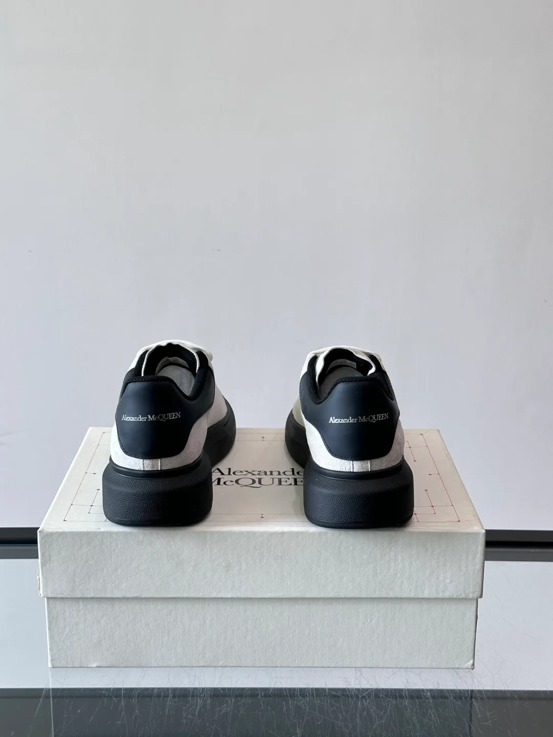 Кроссовки Женские Alexander Mcqueen 17447549