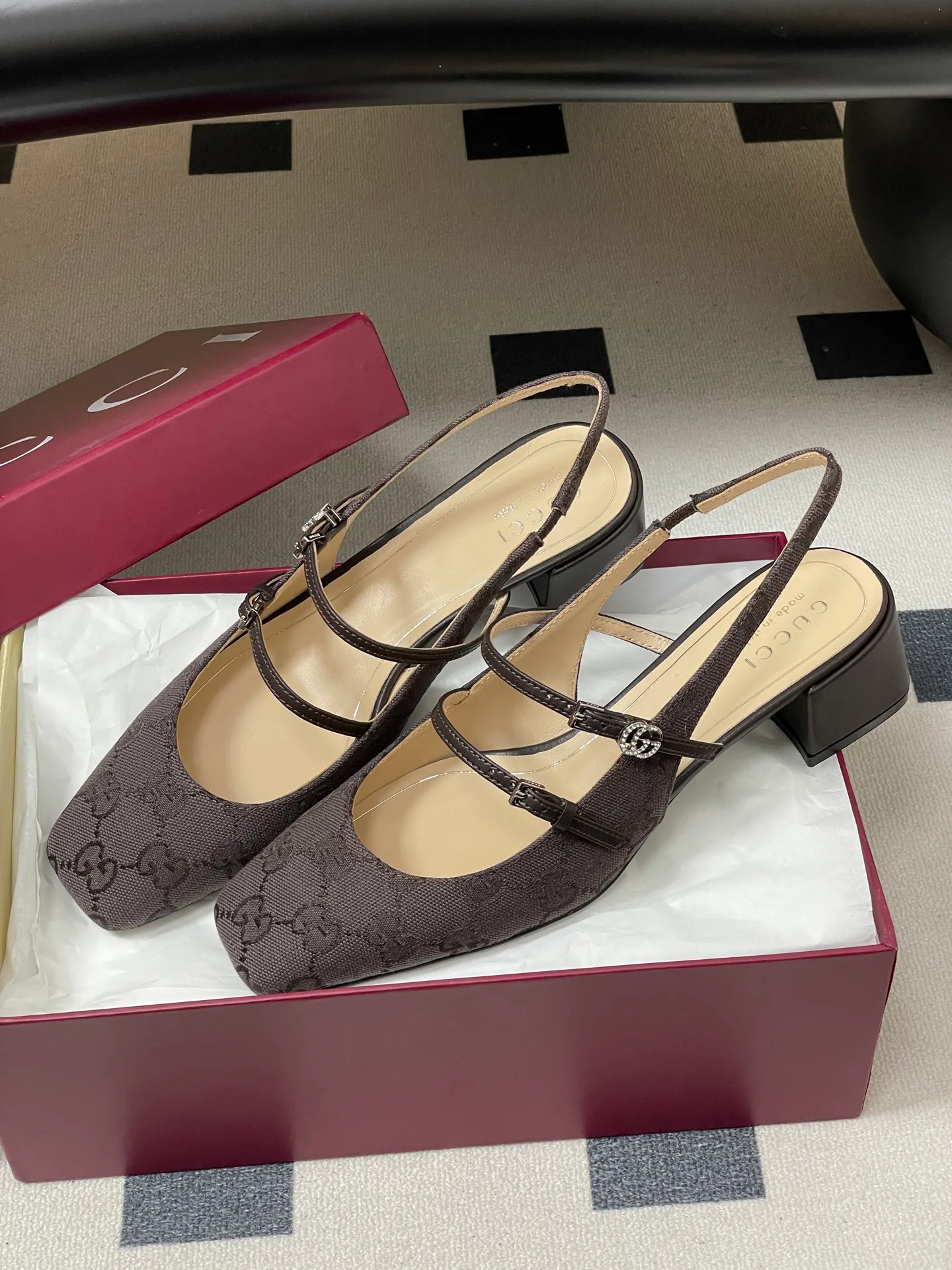 Босоножки Женские Gucci 11886496