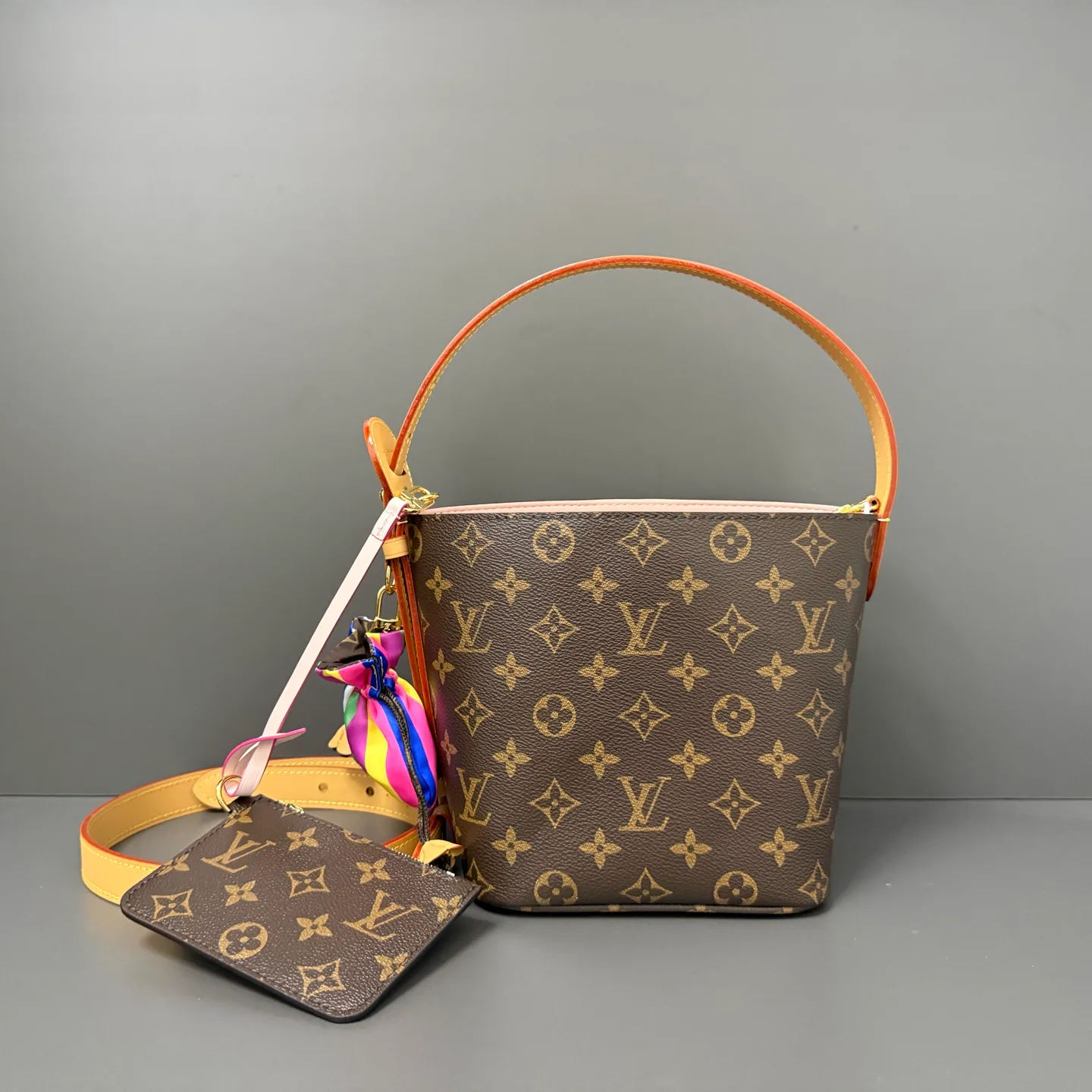 Классические Сумки Женские Louis Vuitton 10895307