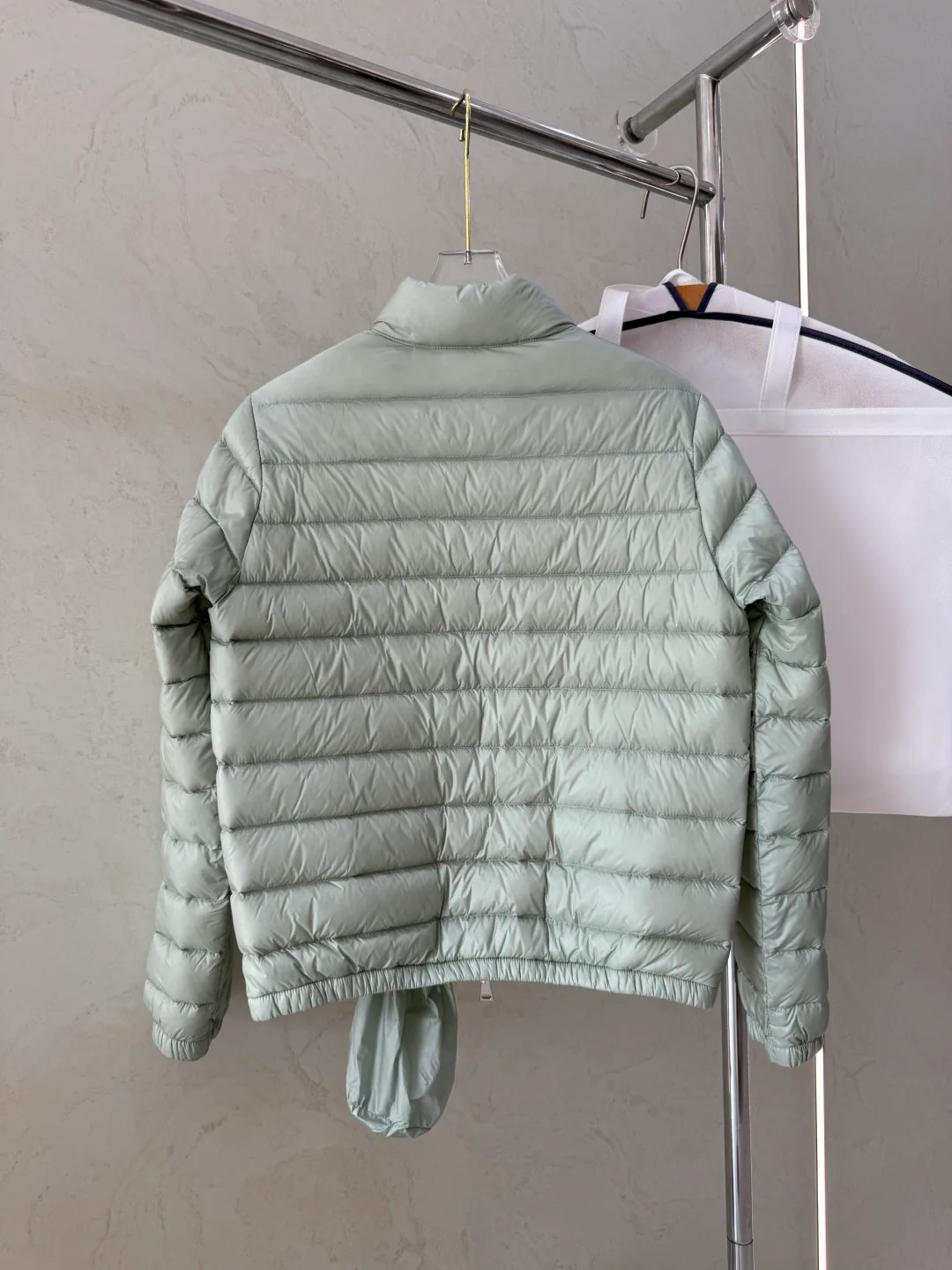 Куртки И Пуховики Женские Moncler 18043474