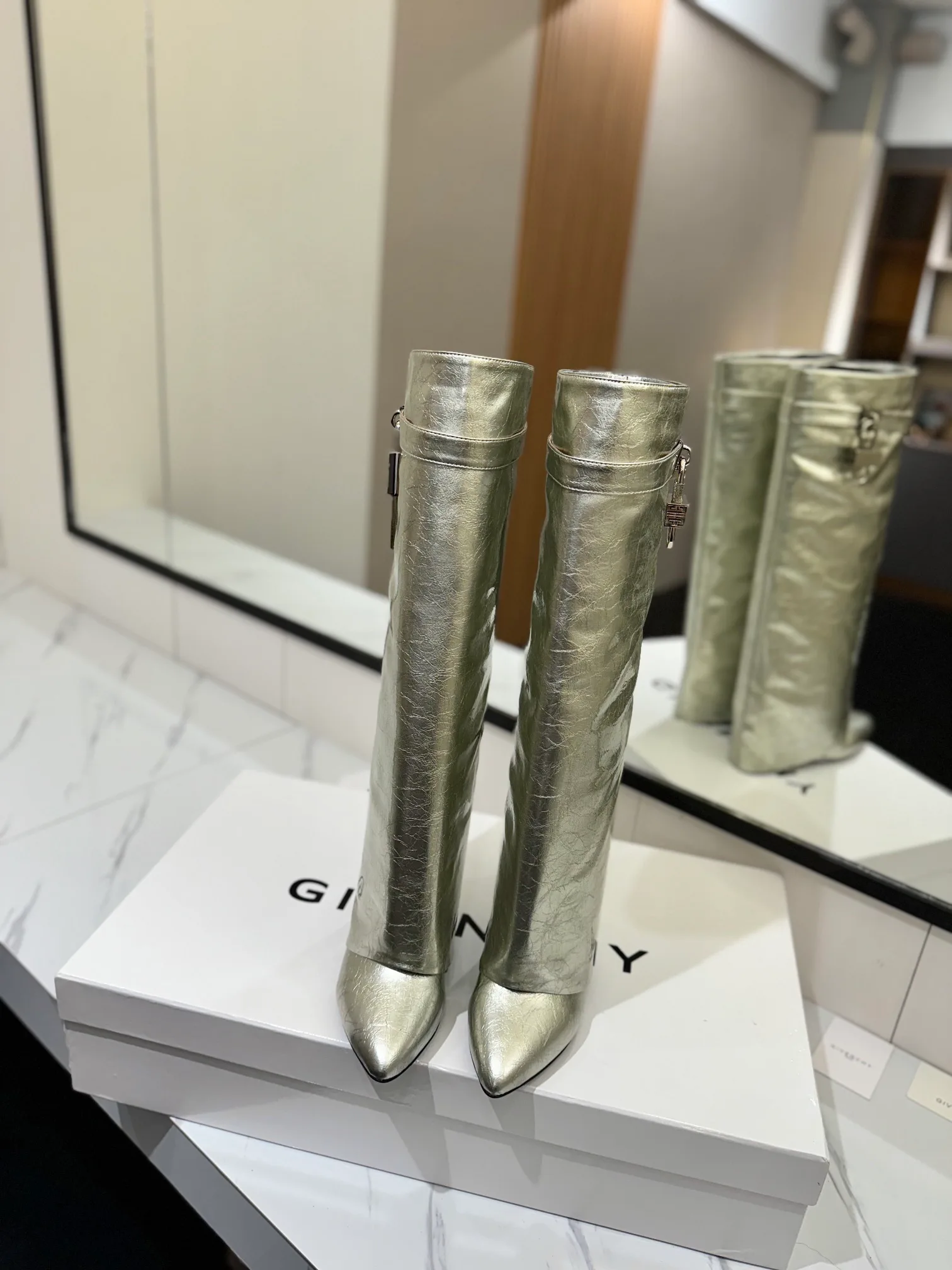 Сапоги Женские Givenchy 394556