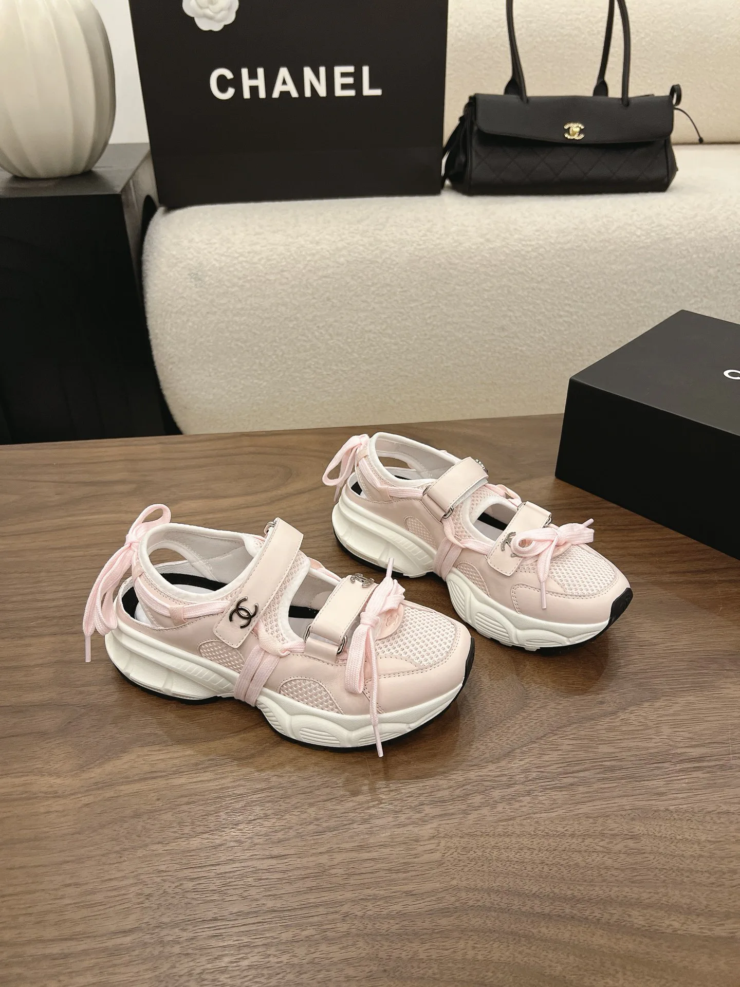 Кроссовки Женские Chanel 17077247