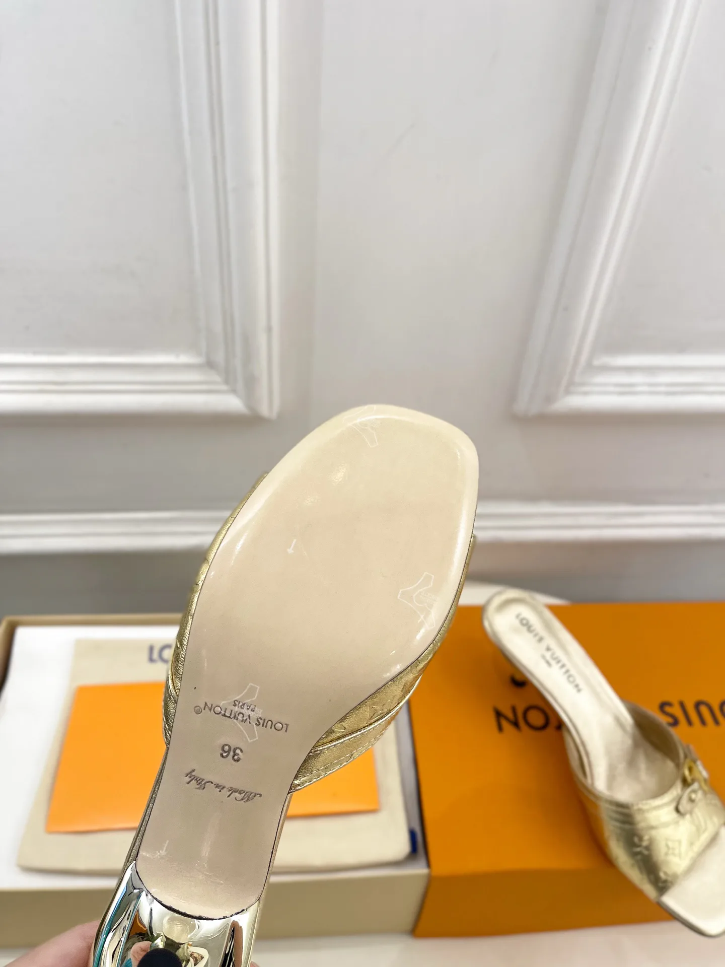 Босоножки Женские Louis Vuitton 11165616