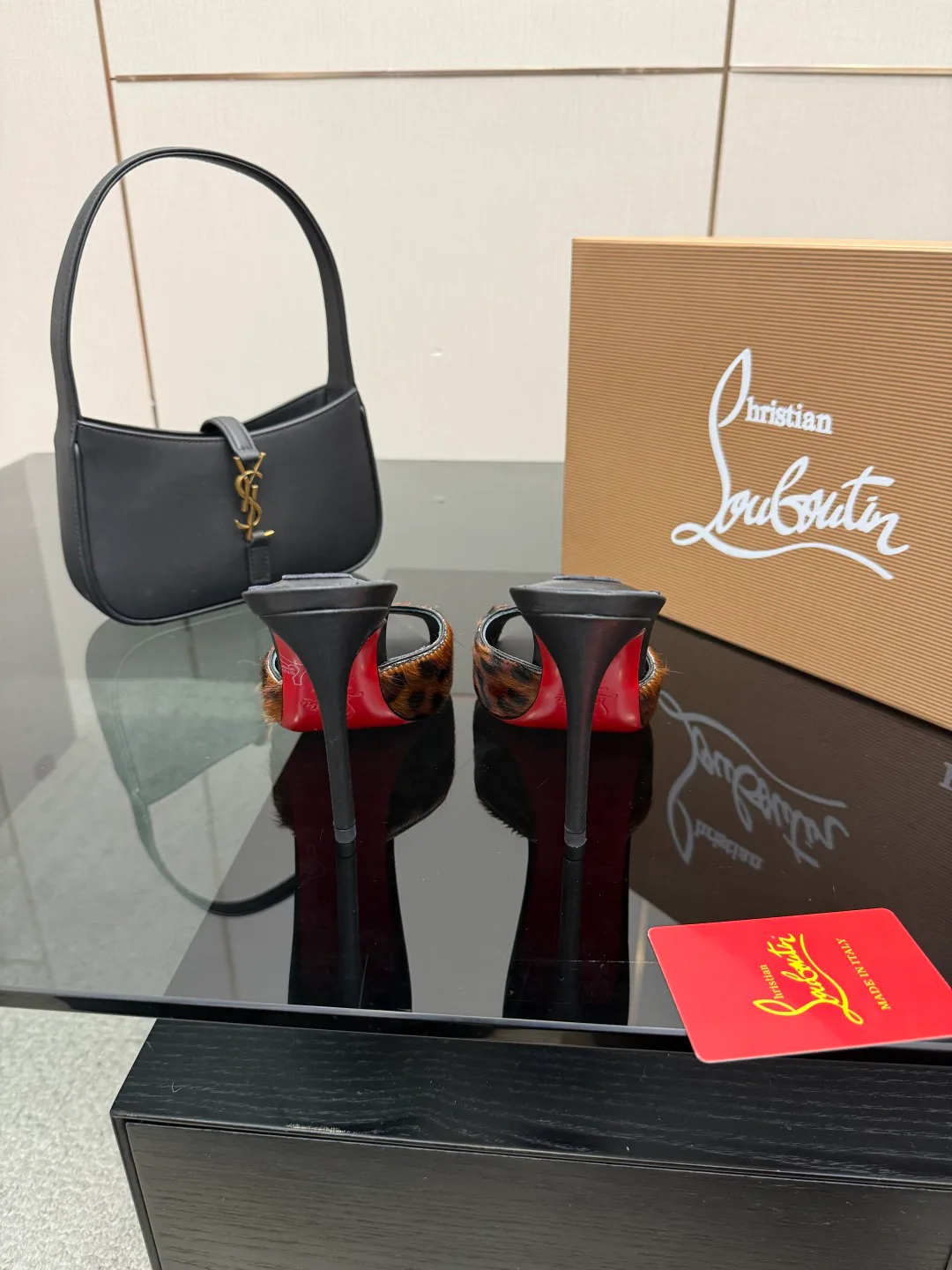 Босоножки Женские Christian Louboutin 374993