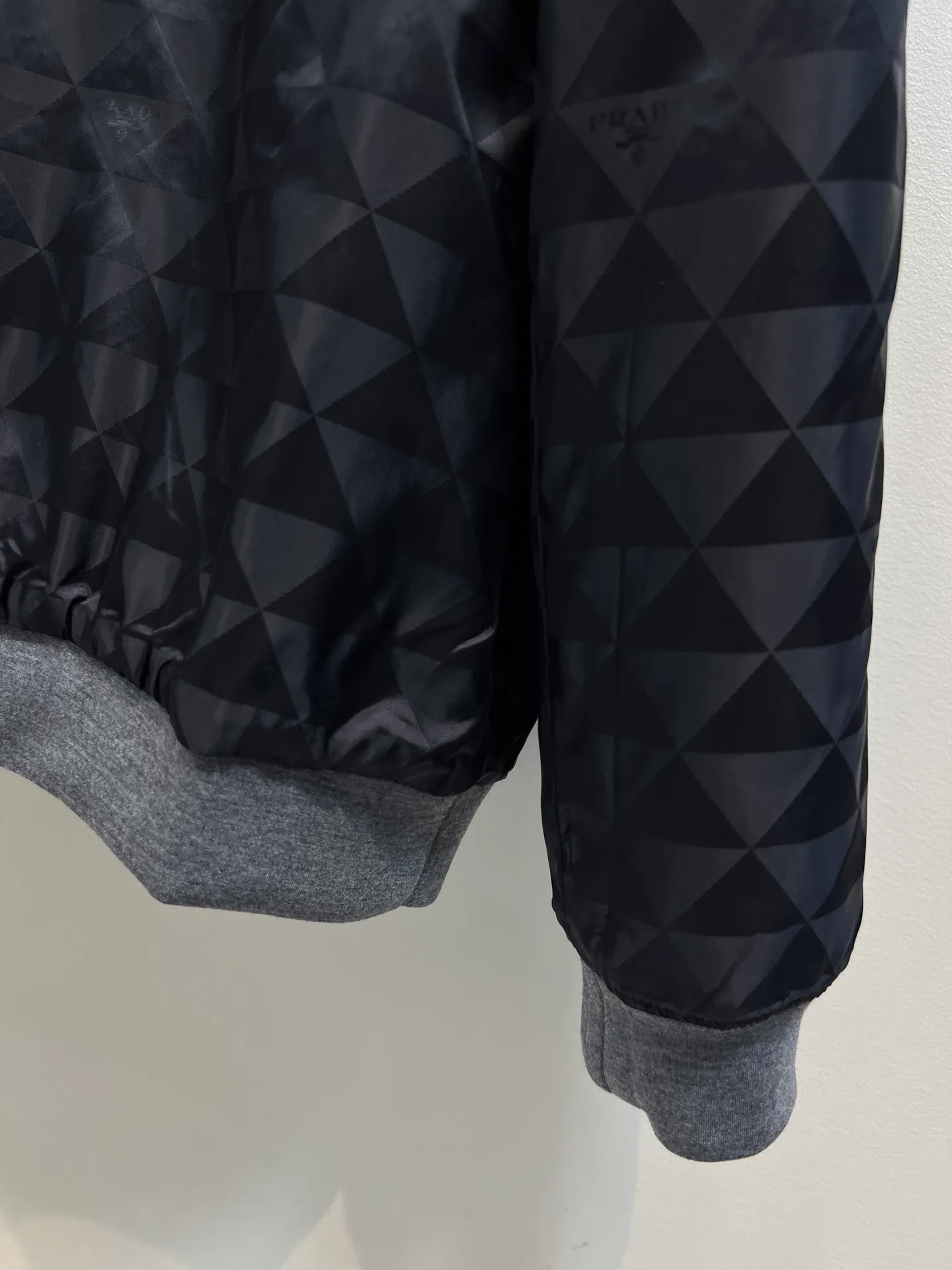 Куртки И Пуховики Женские Prada 18605976