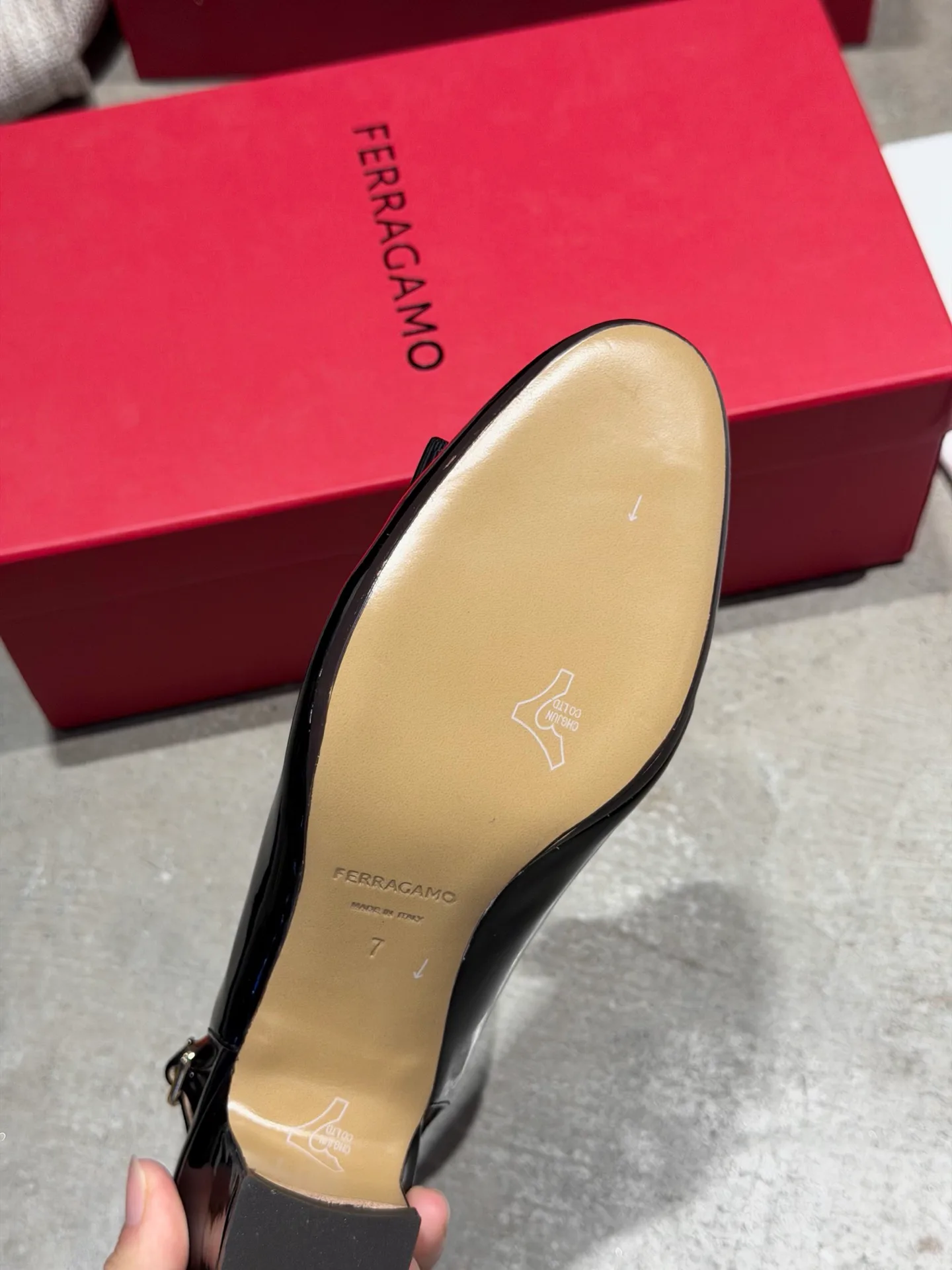 Туфли Женские Salvatore Ferragamo 17642596
