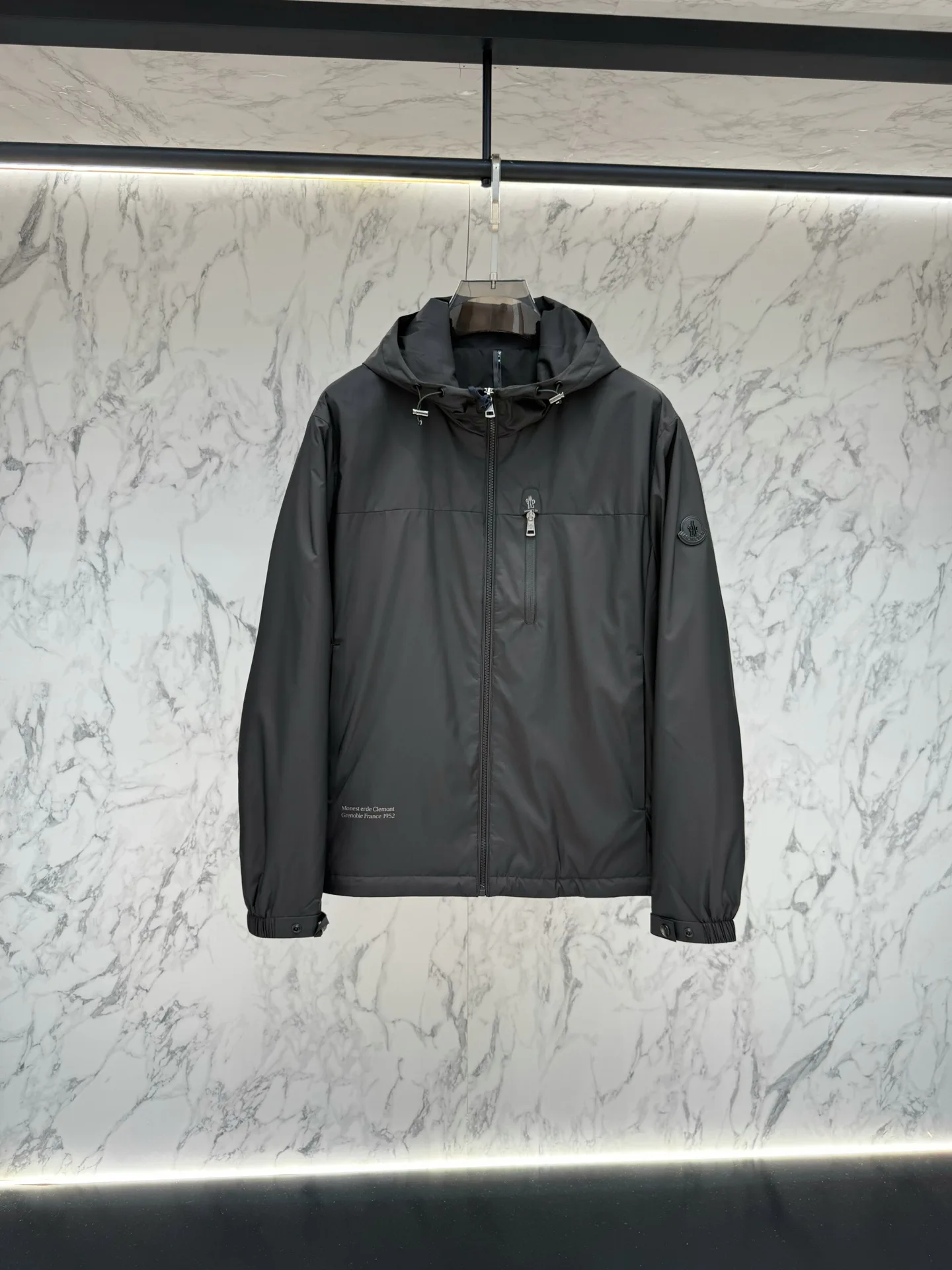 Куртки И Пуховики Мужские Moncler 17944114
