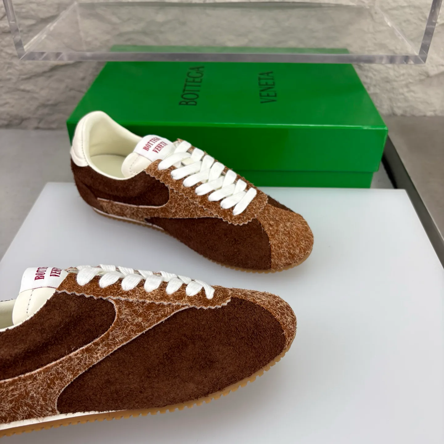 Кроссовки Женские Bottega Veneta 18351659