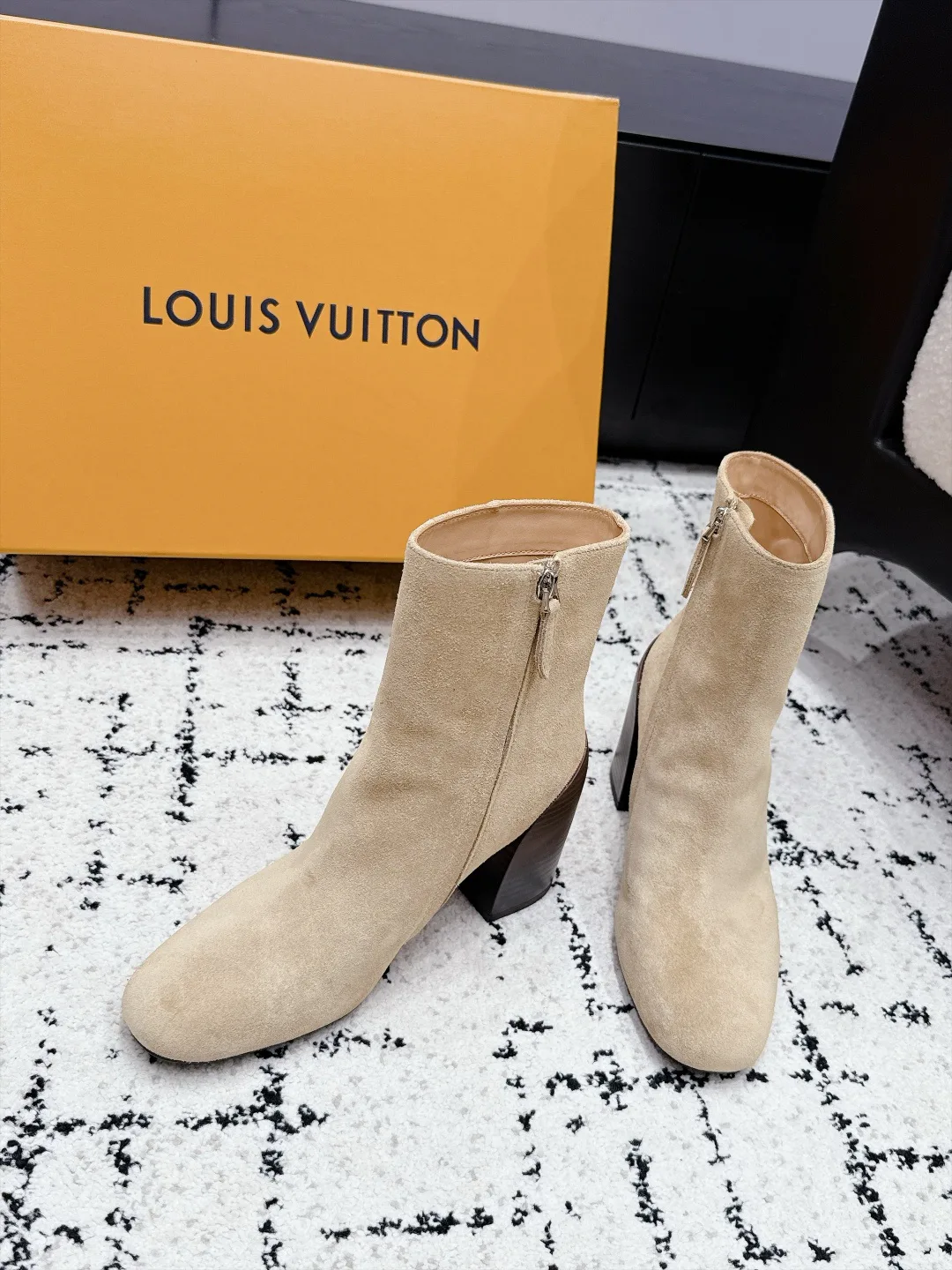 Ботильоны Женские Louis Vuitton 18454409