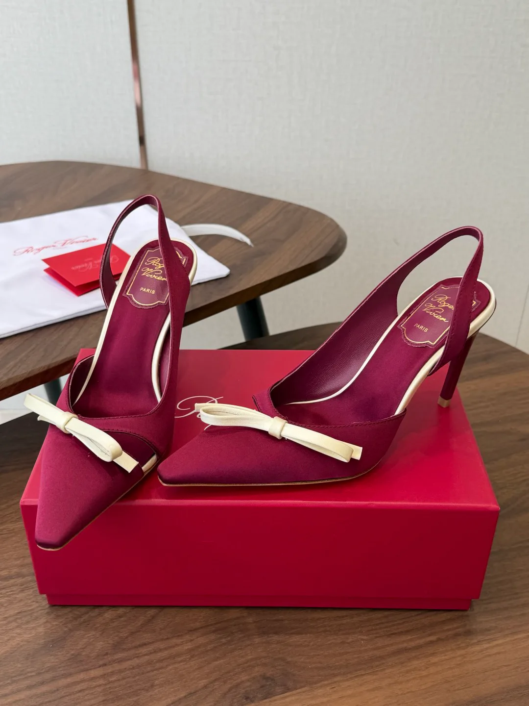Босоножки Женские Roger Vivier 17461343