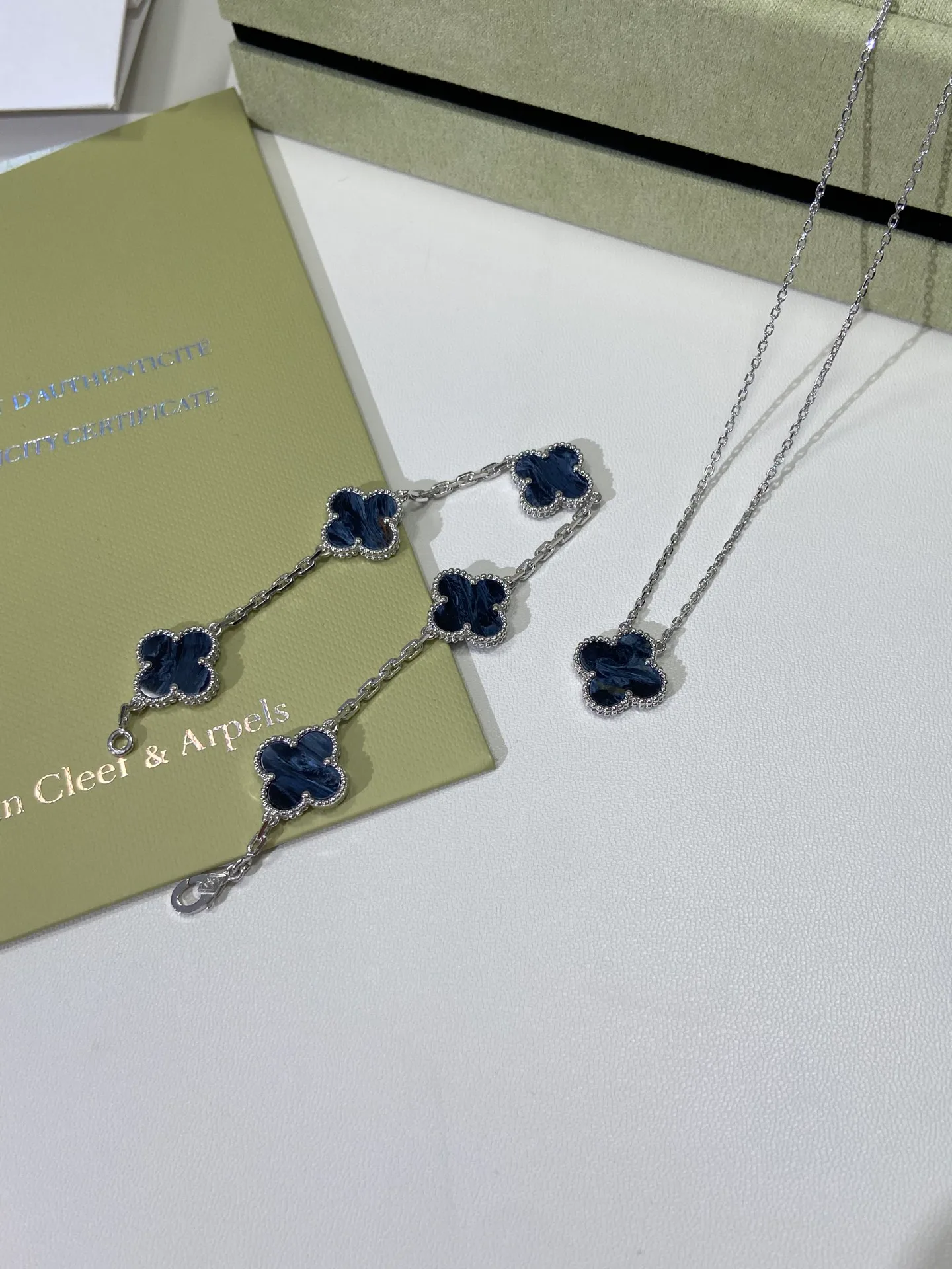 Бижутерия Van Cleef & Arpels 86046