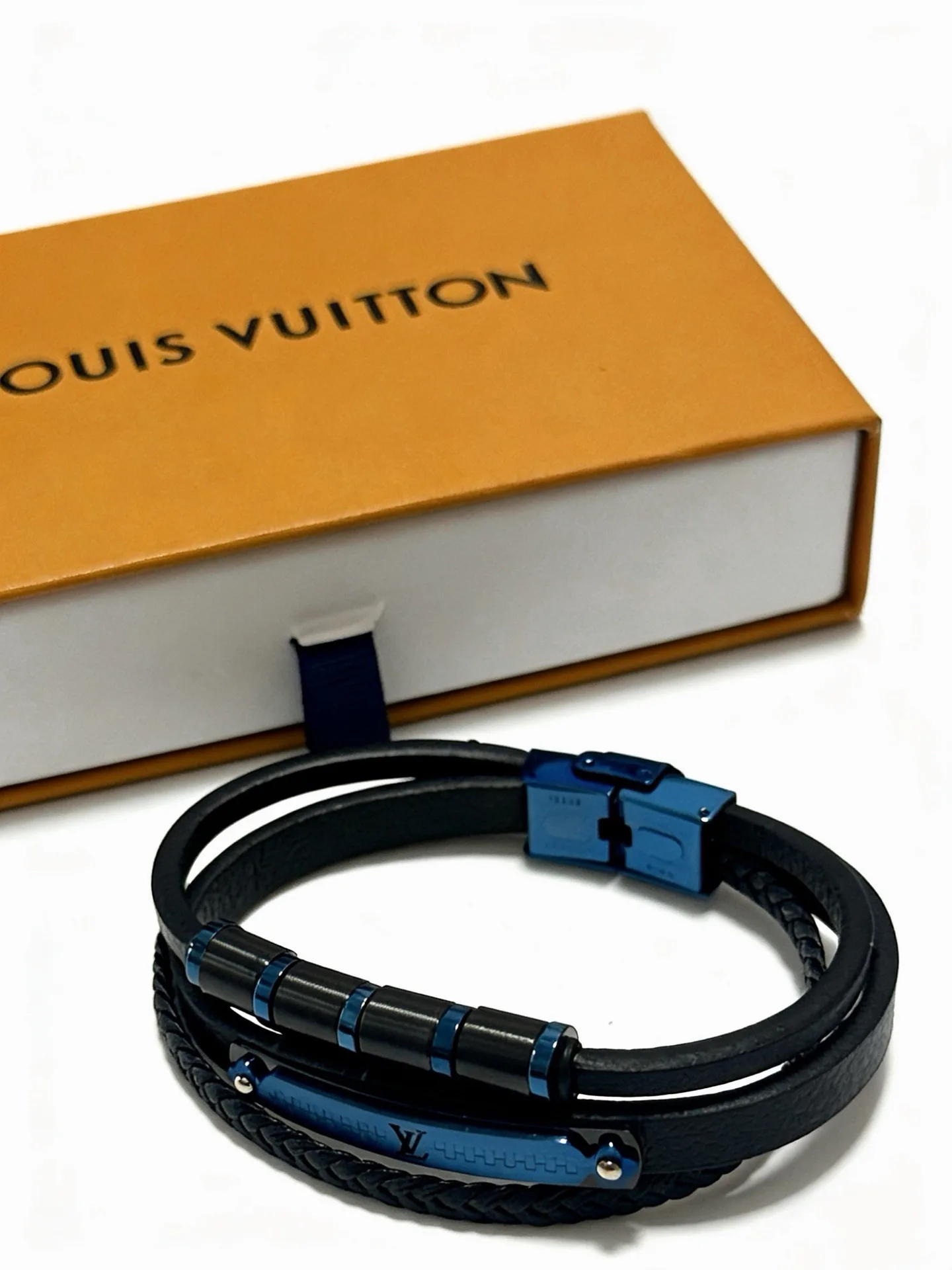 Бижутерия Louis Vuitton 17801817