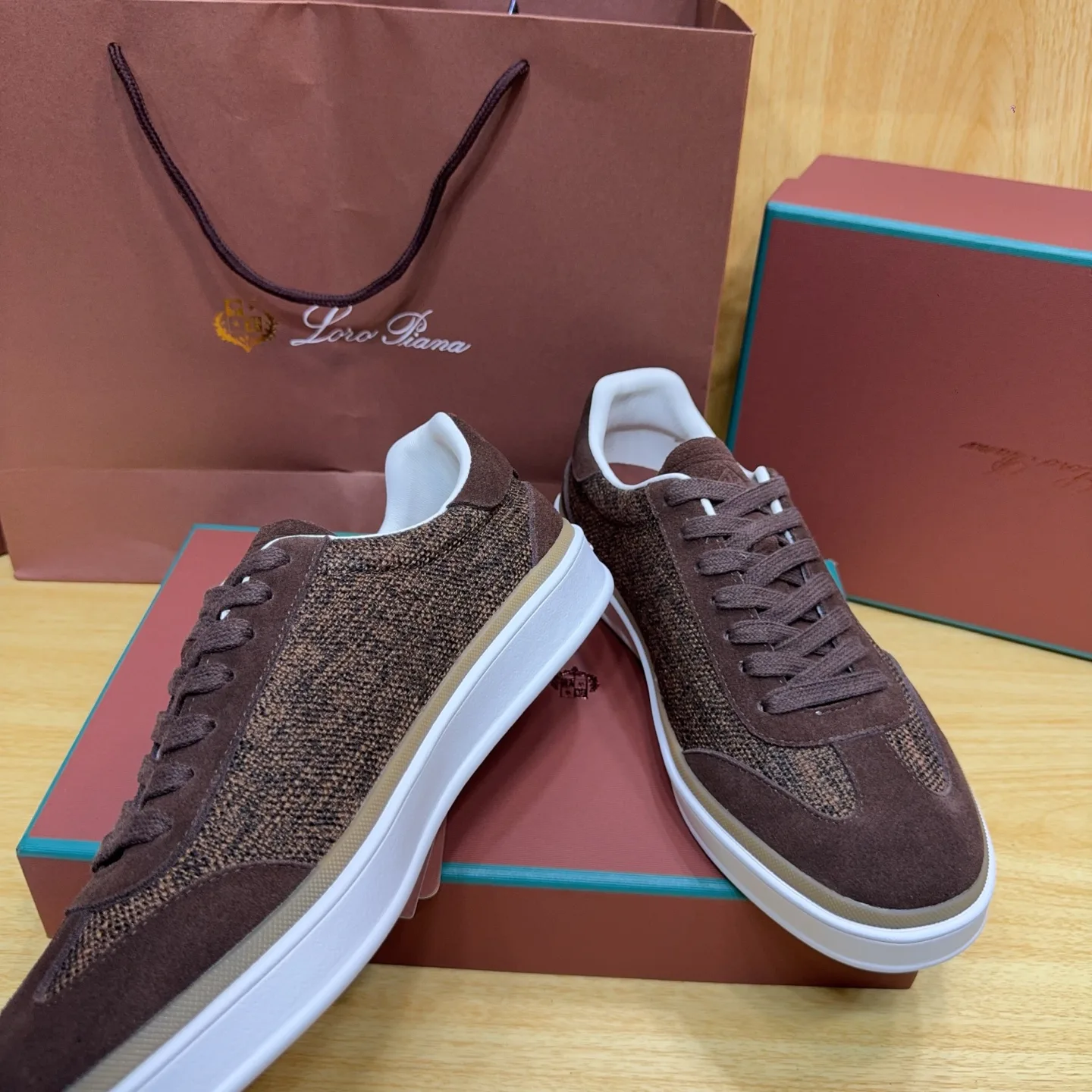 Кроссовки Женские Loro Piana 18263647