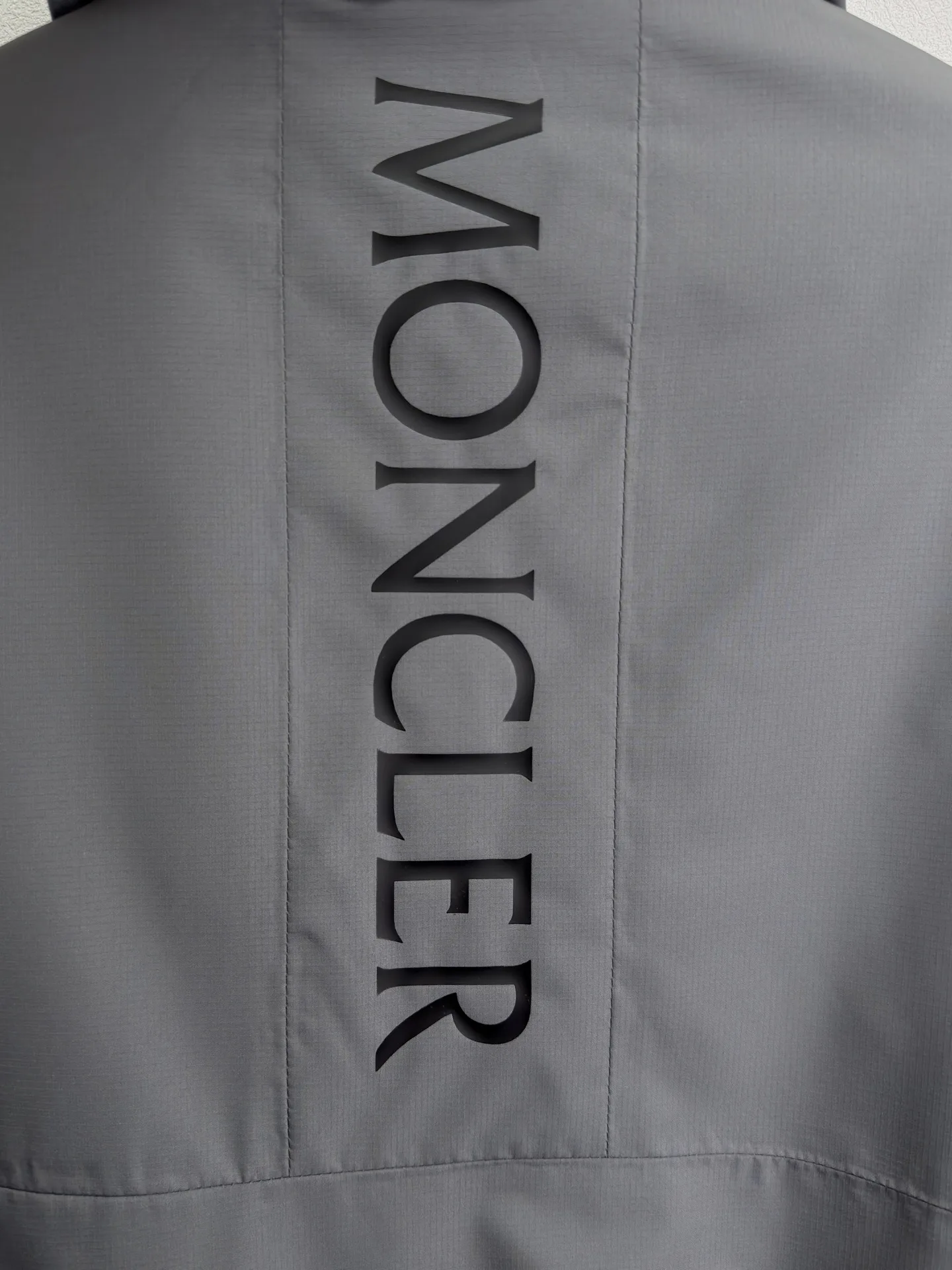 Куртки И Пуховики Мужские Moncler 11230249