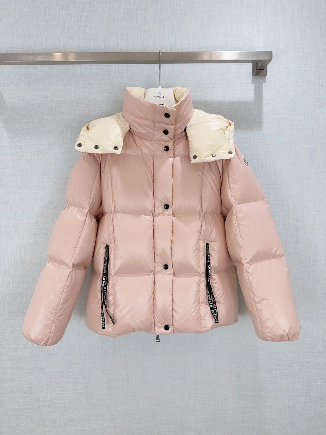 Куртки И Пуховики Женские Moncler 19162186