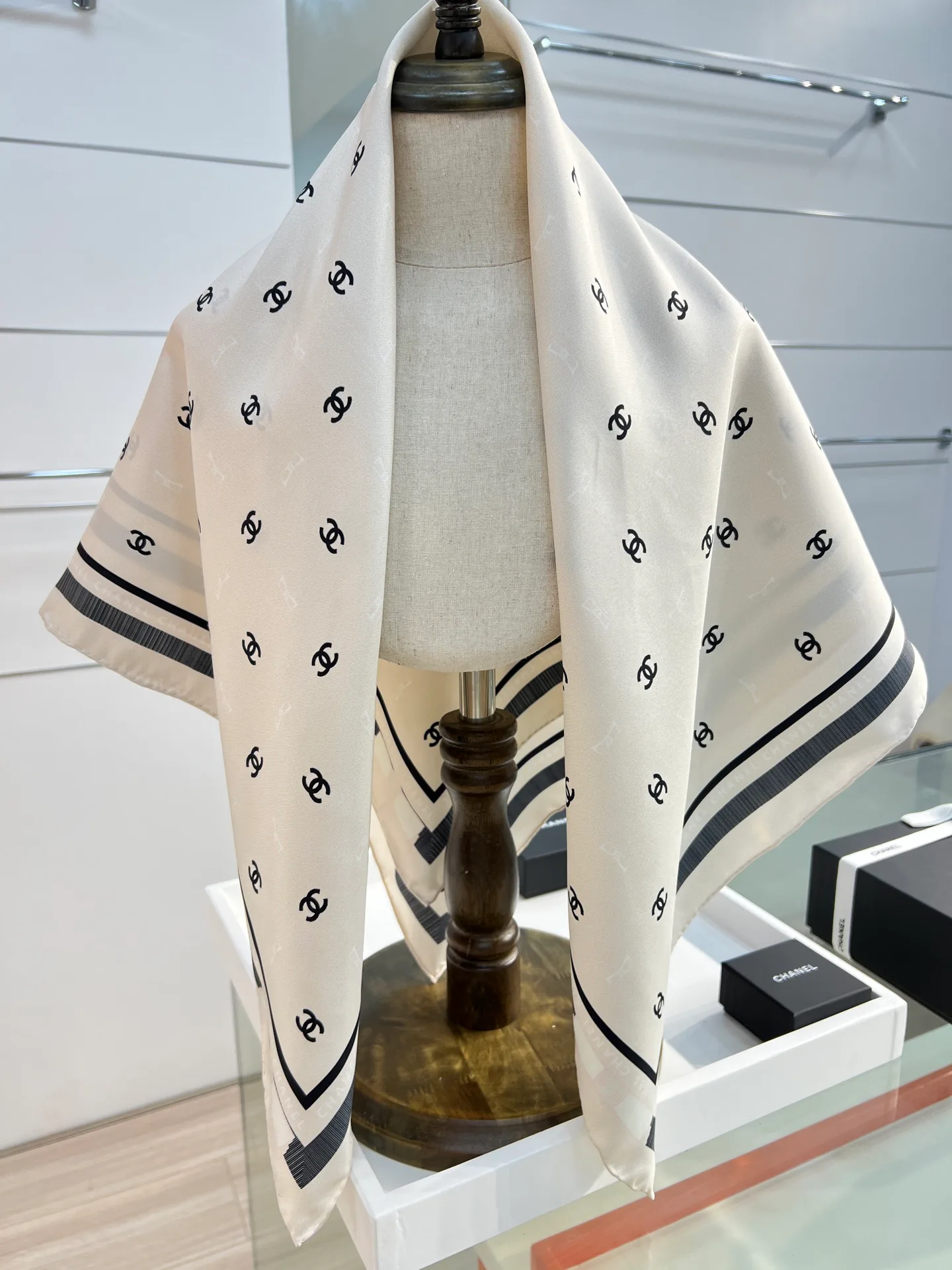 Платки Chanel 11445288