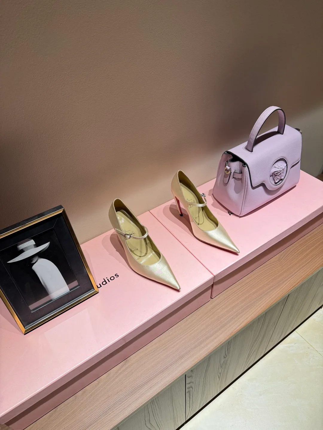 Туфли Женские Christian Louboutin 4743801