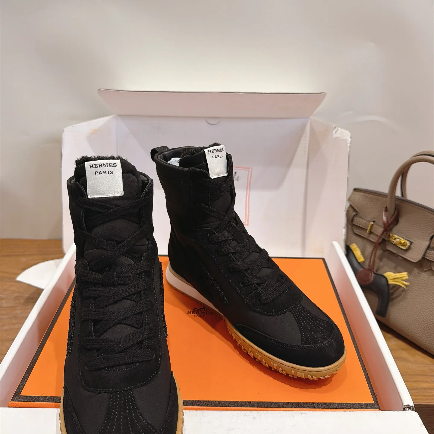 Кроссовки Женские Hermes 17935235