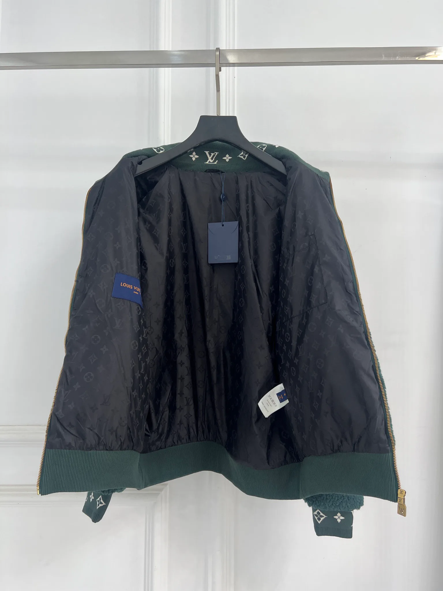 Куртки И Пуховики Женские Louis Vuitton 12842404