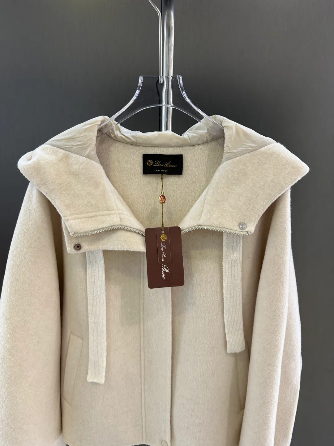 Пуховики Женские Loro Piana 476567