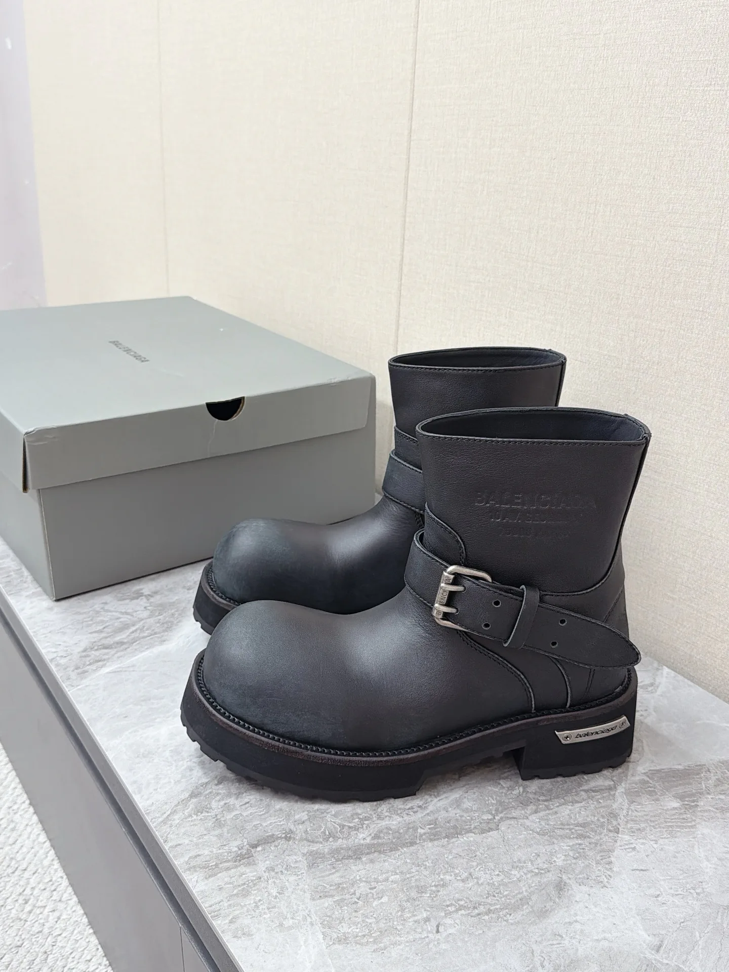 Ботинки Женские Balenciaga 18011904