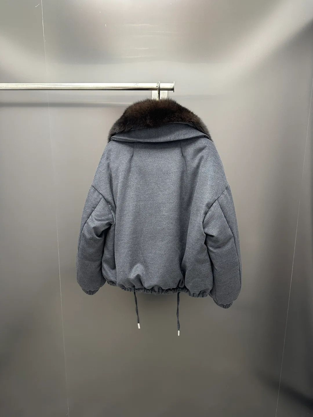 Куртки И Пуховики Женские Loro Piana 18702449