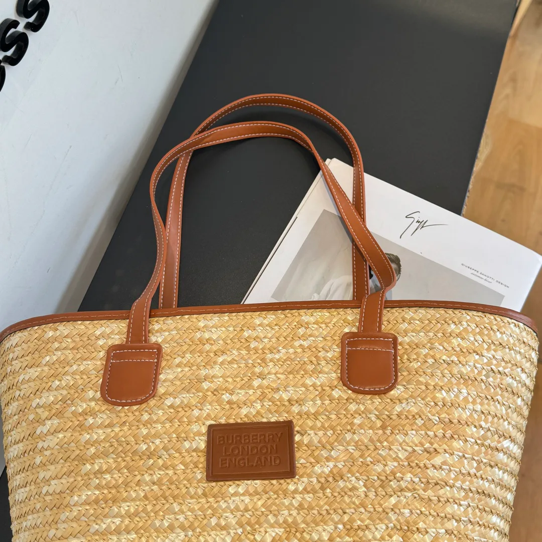 Классические Сумки Женские Burberry 12765048