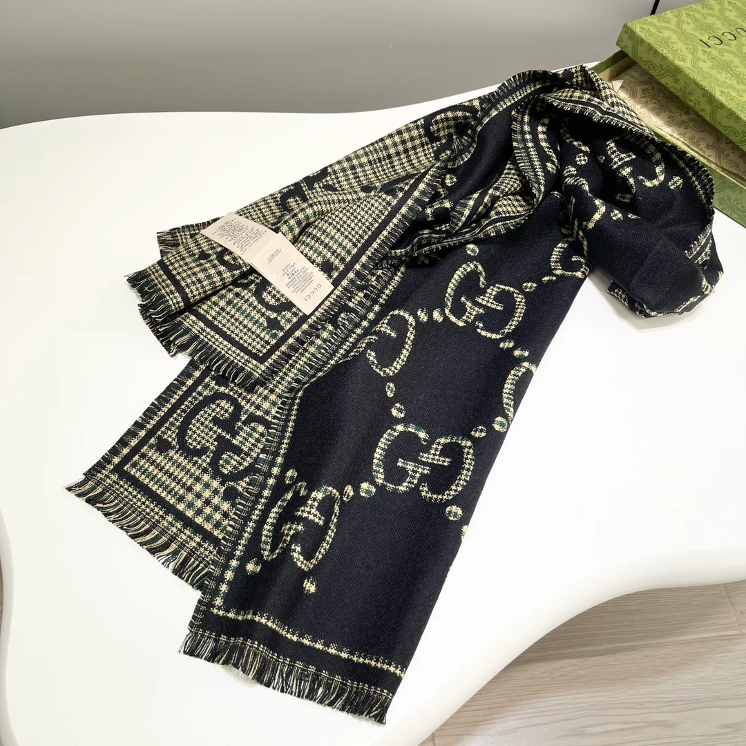 Шарфы Gucci 2222