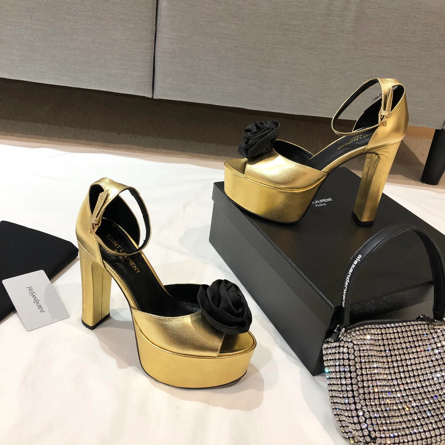 Босоножки Женские Saint Laurent 11220396