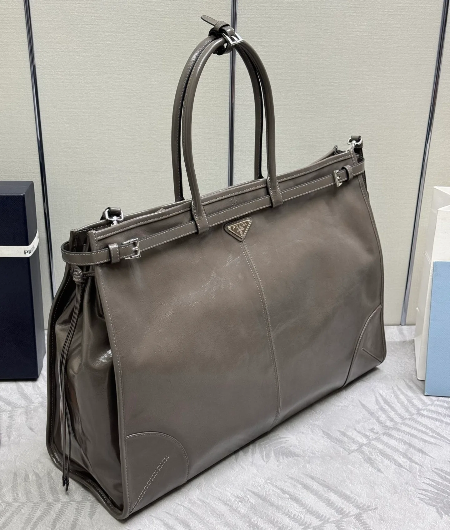 Классические Сумки Женские Prada 11462568