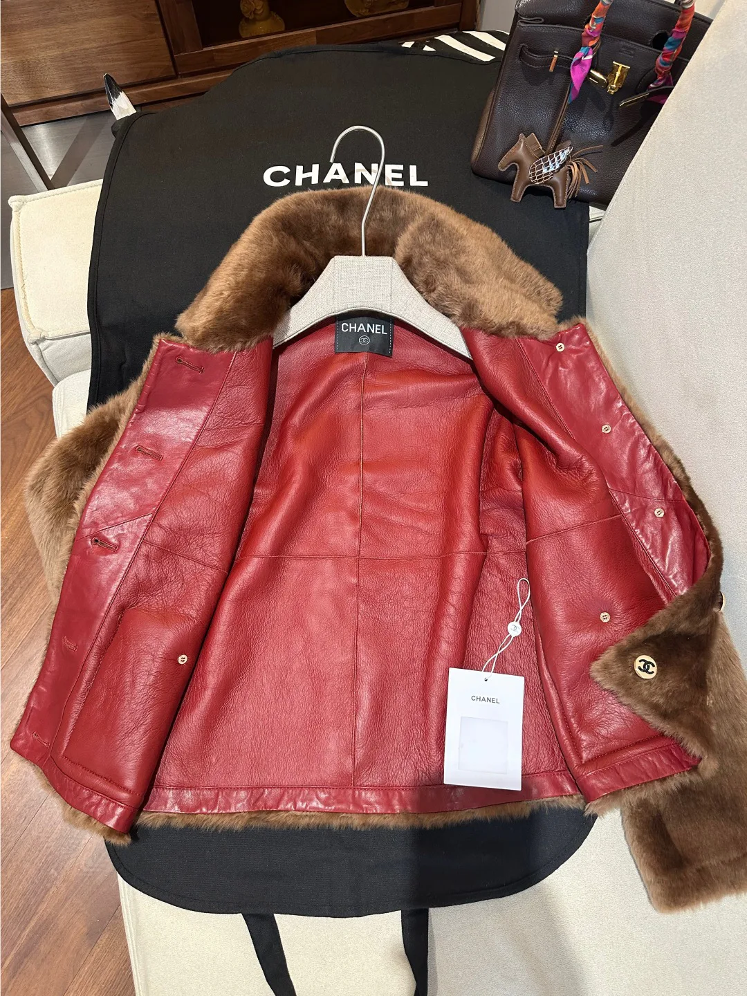 Кожаные Куртки И Дублёнки Женские Chanel 18040597